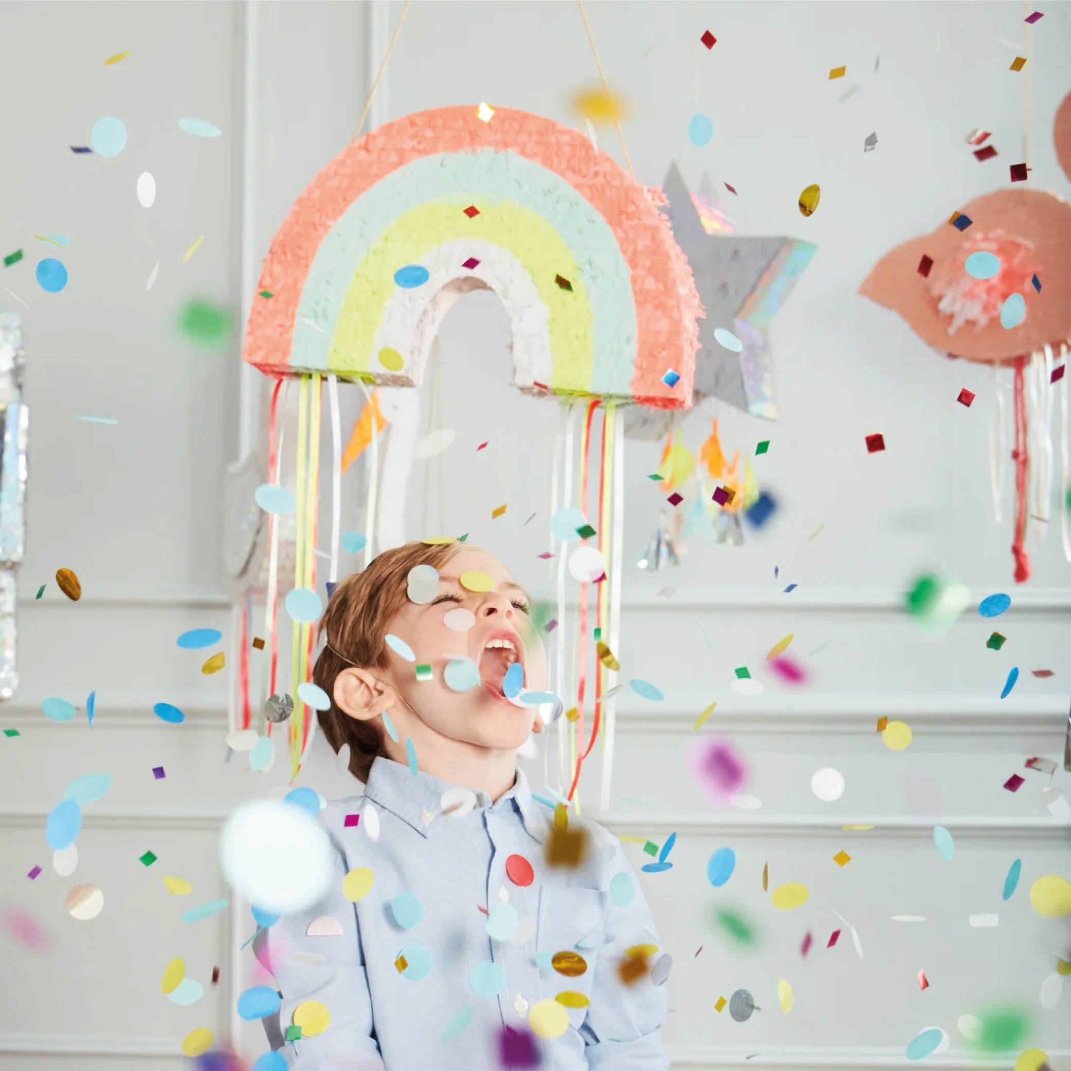 Regenbogen Piñata