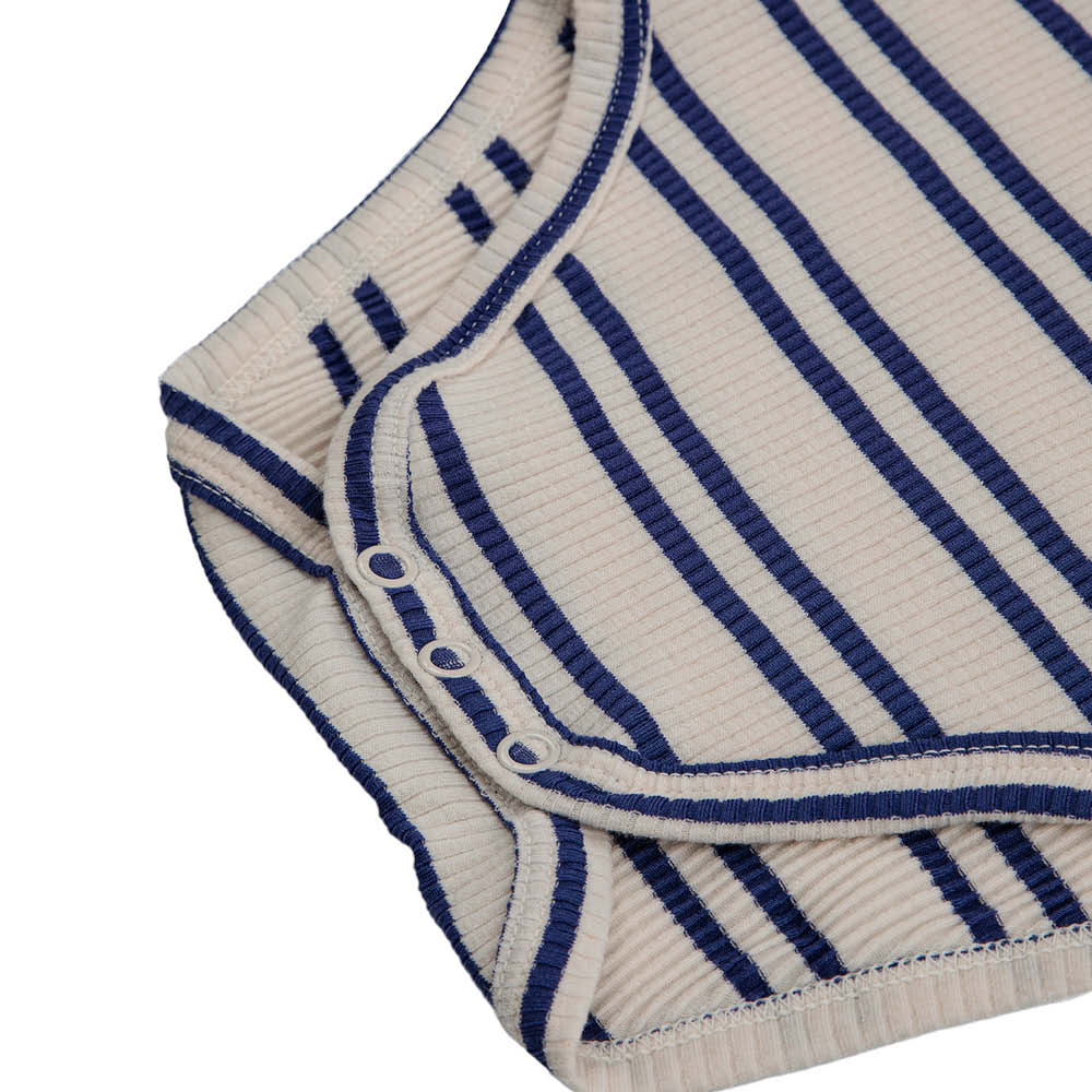 Set of 2, short-sleeved Baby Bodys in a Guitar mix
