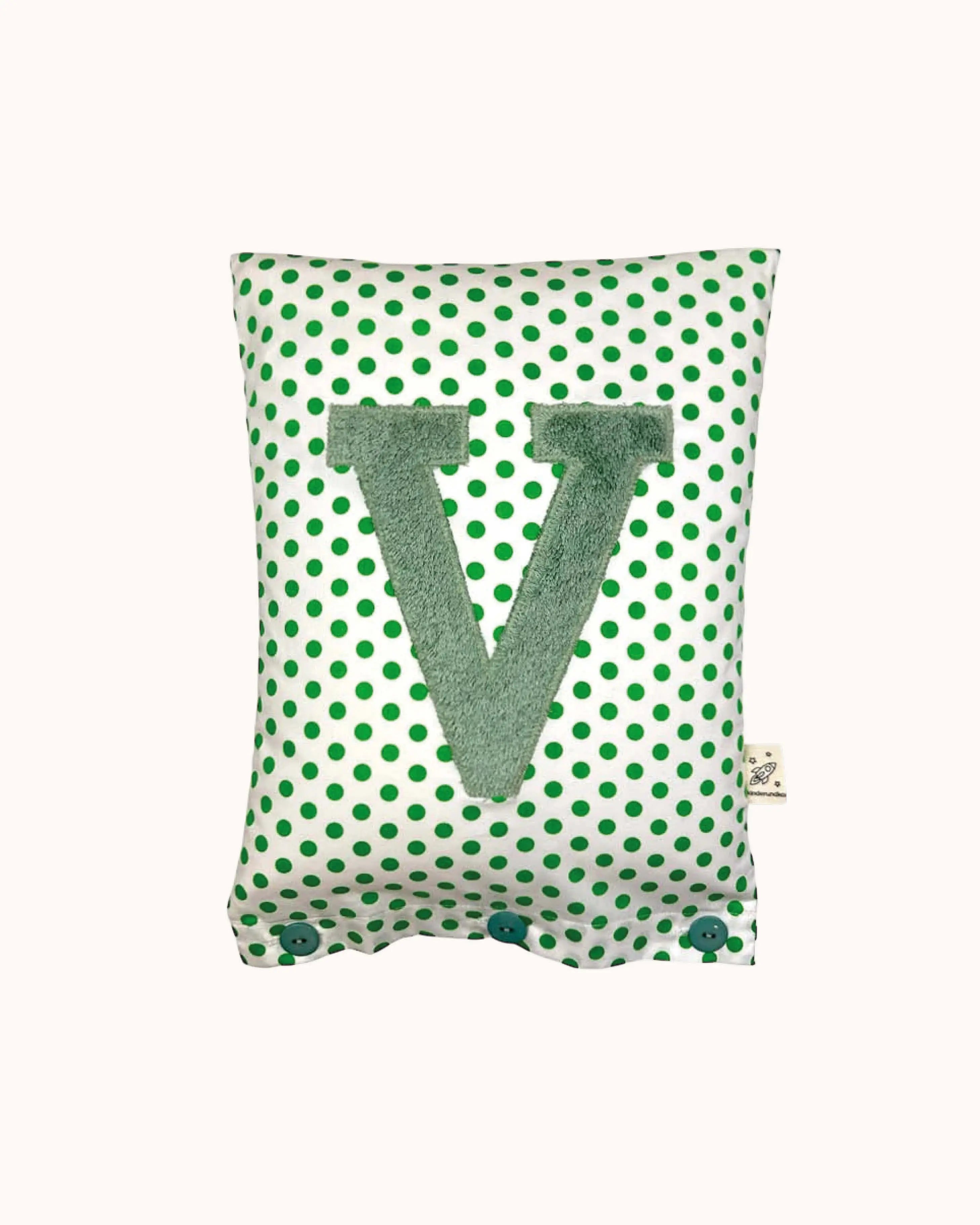 Buchstabenkissen Salbei auf Weiß mit grünen Punkten