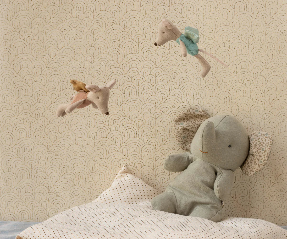 Little Sister Fairy Mouse in powder
