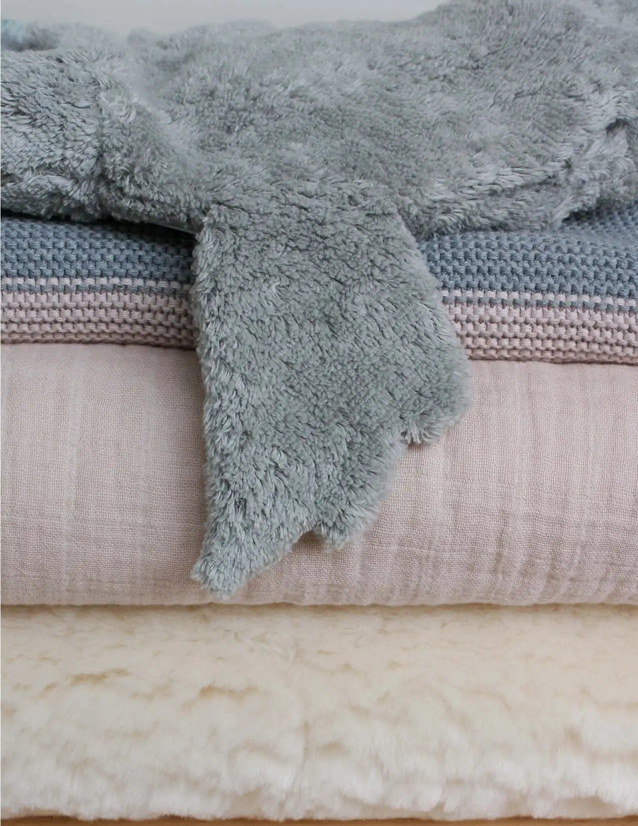 Warming Pillow small grey Goose