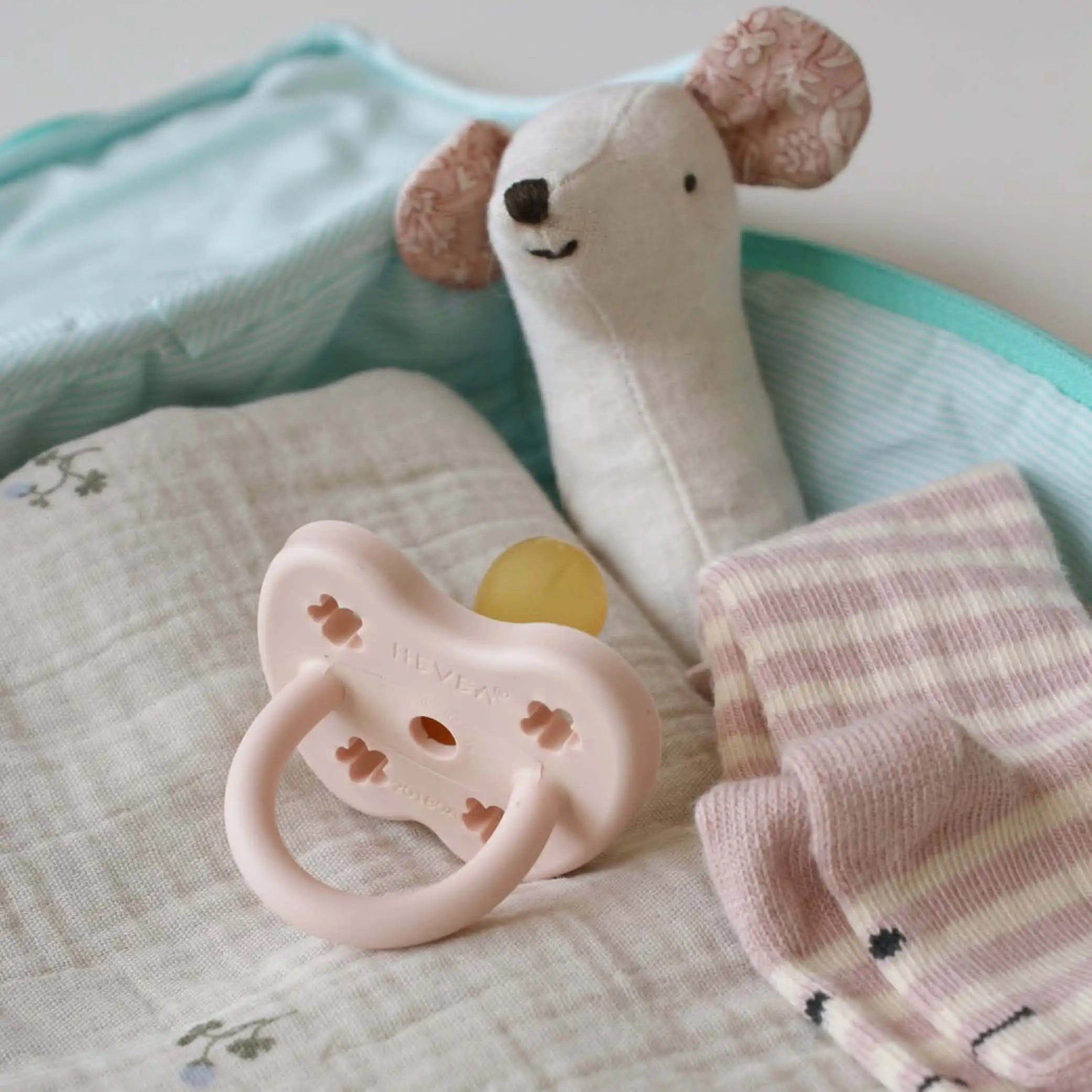 Set of 2, Muslin Swaddle in folia ecru