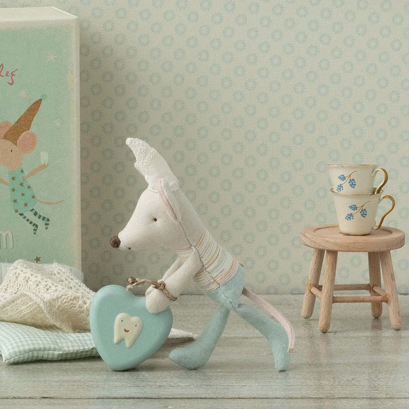 Mini Tooth Box in mint