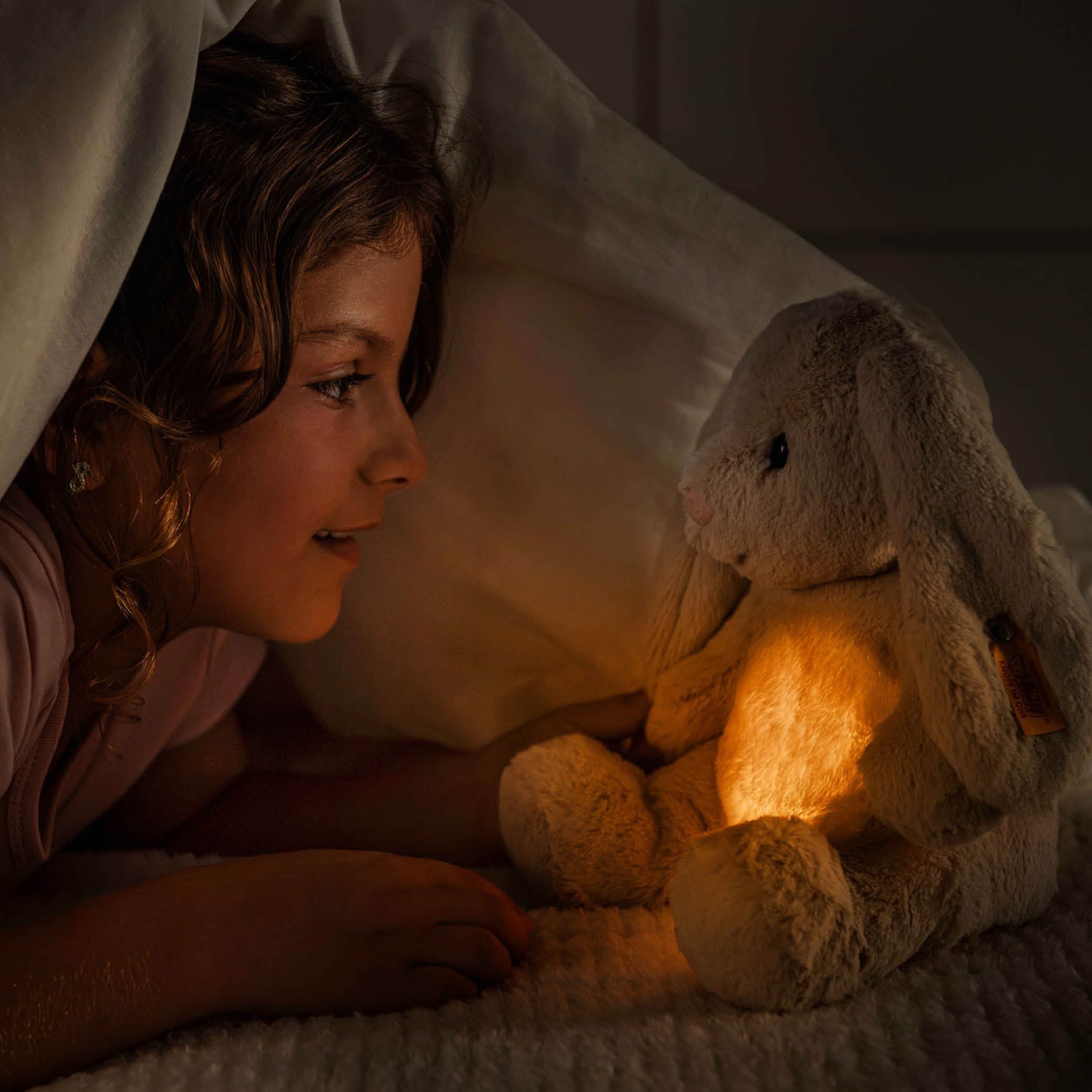 Light at Night Hoppie Hase