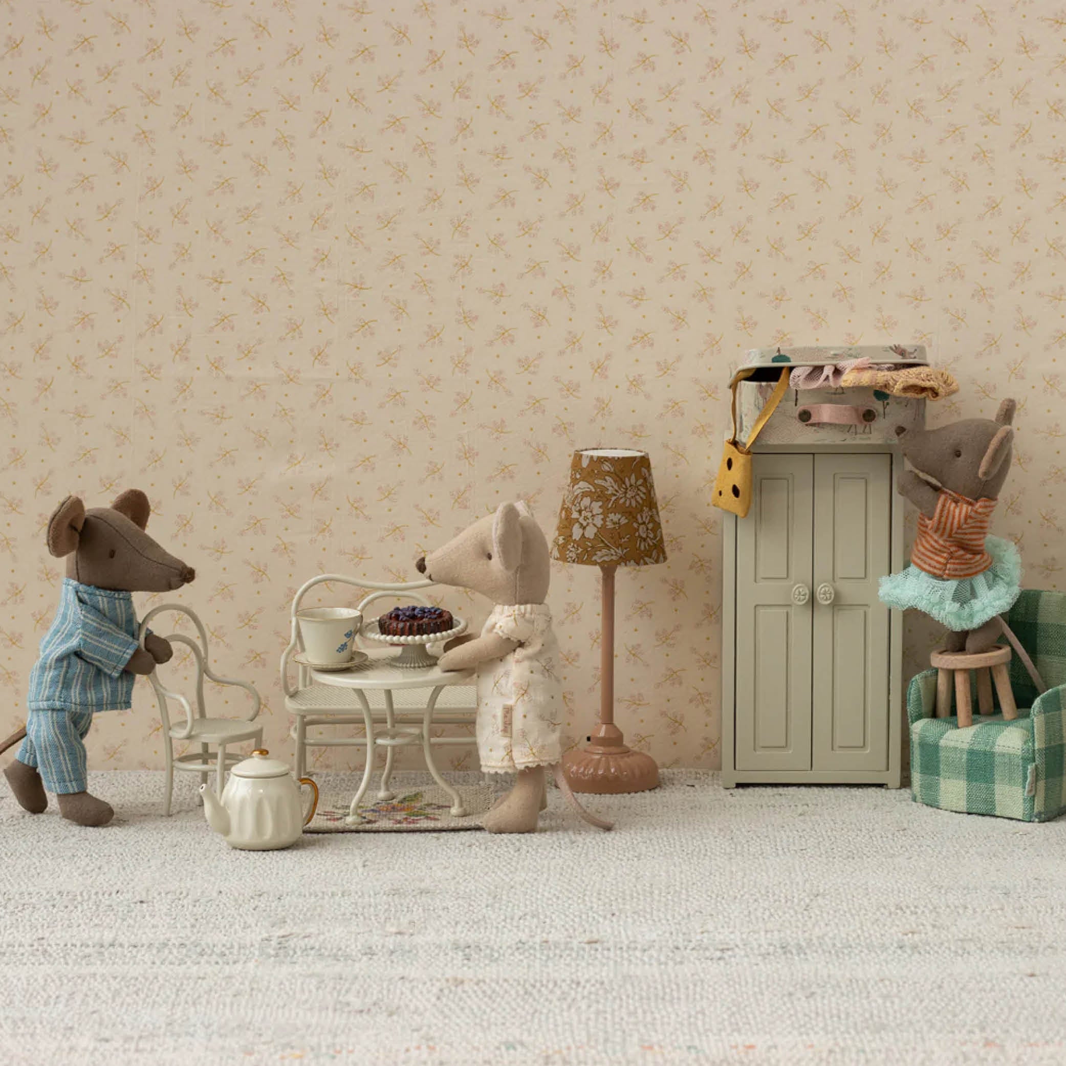 Mice Café Set in cream