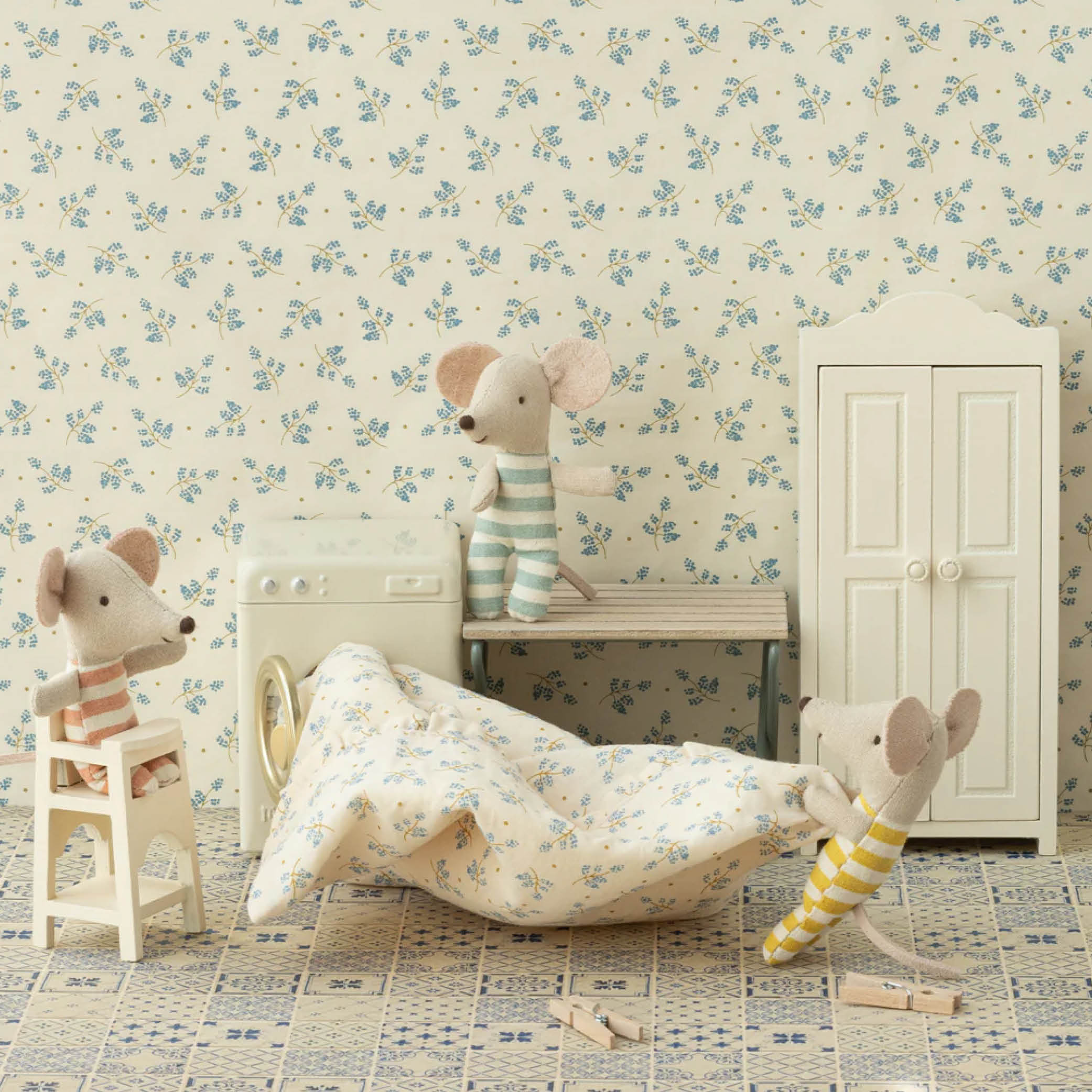 Baby Mäuse Drillinge in Steichholzschachtel