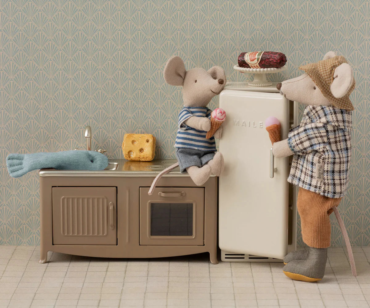 Mäuse Kühlschrank in creme