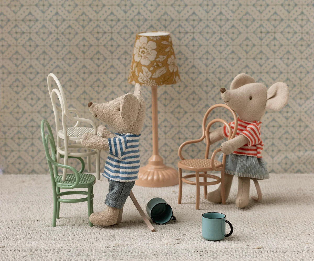 Mäuse Vintage Stuhl in dark powder