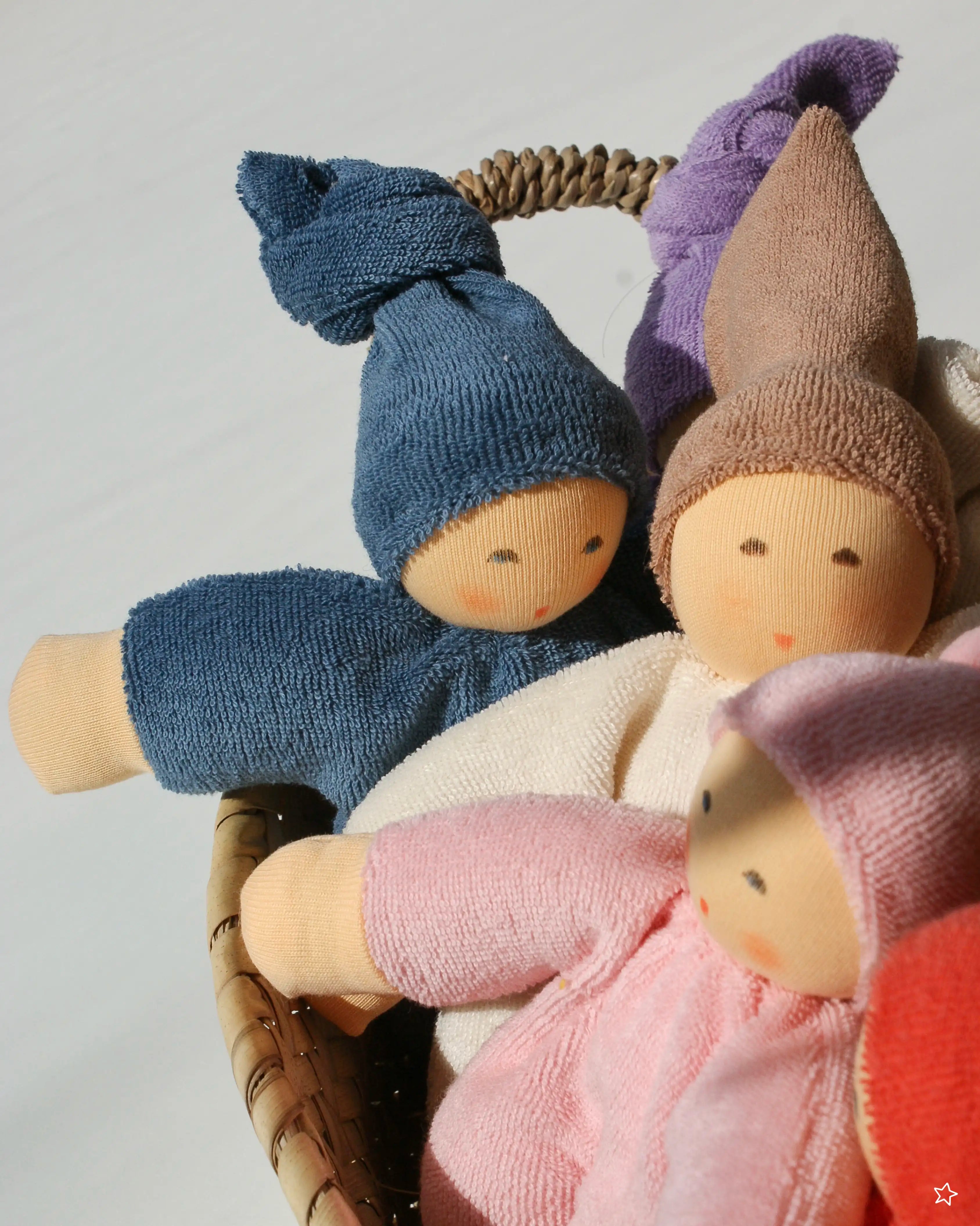 Stoffpuppe in blau