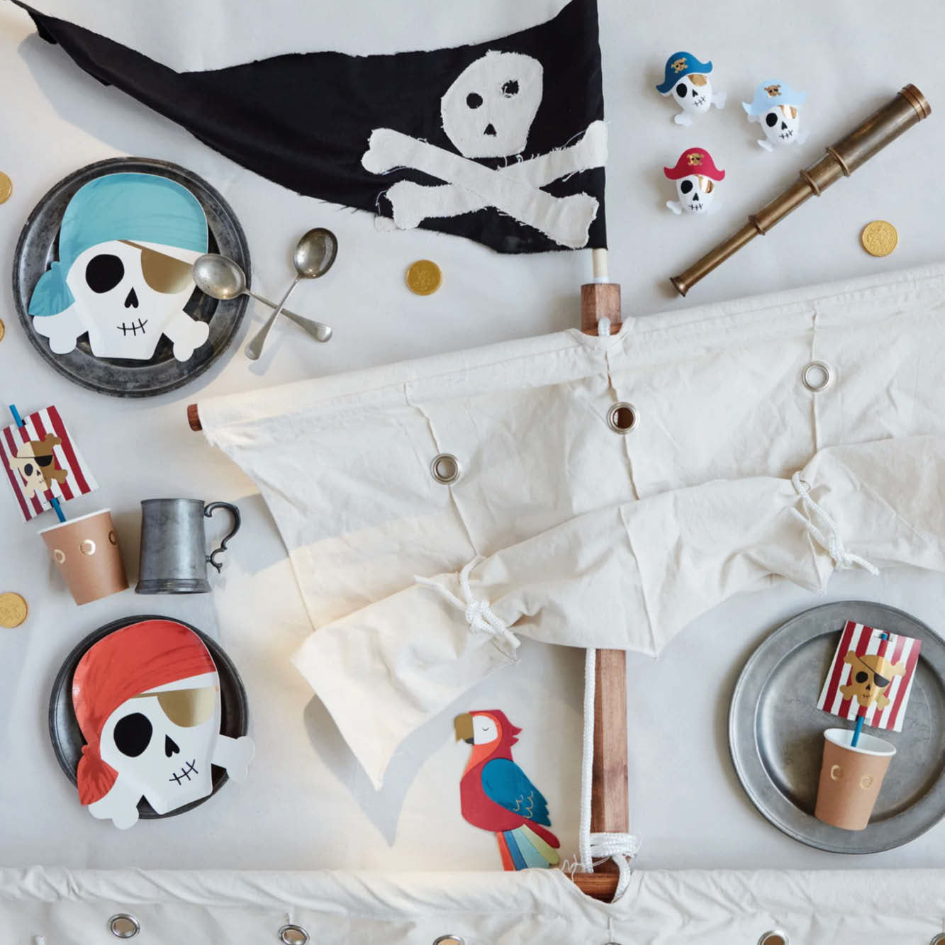 Piraten Papierbecher mit Strohhalmen - 8er Set