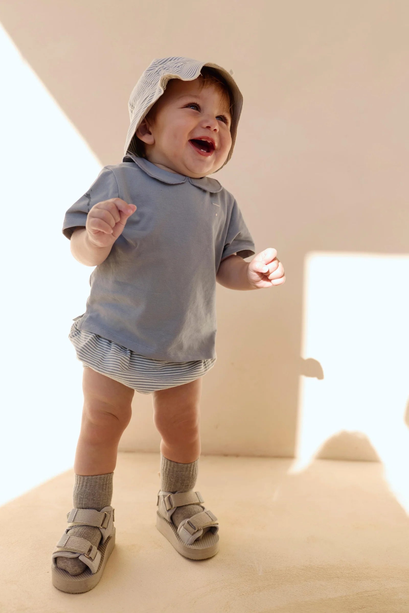 Sonnenhut in stone gray/cream