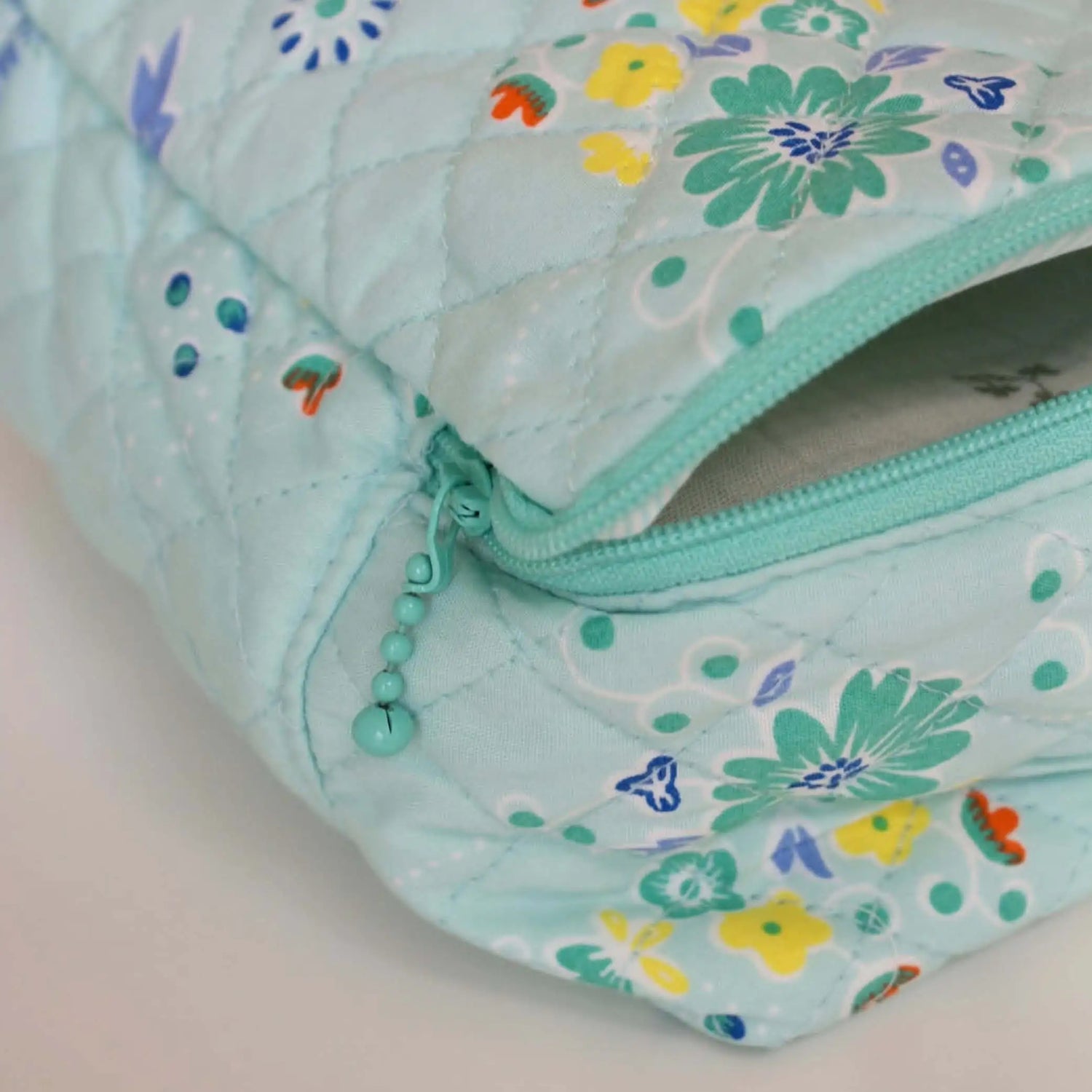Toiletry Bag in polska opalin