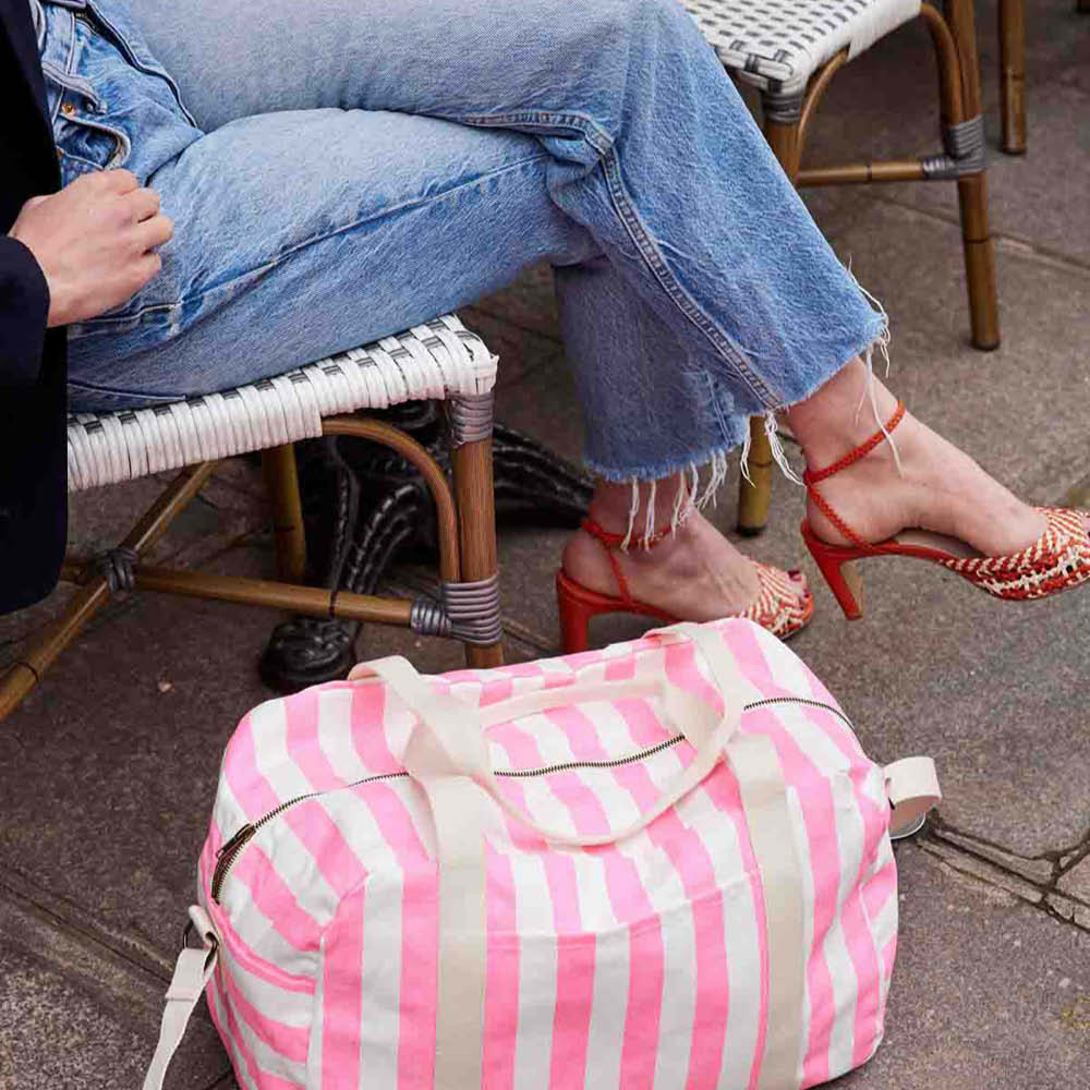 Weekender- & Wickeltasche in ecru/pink gestreift