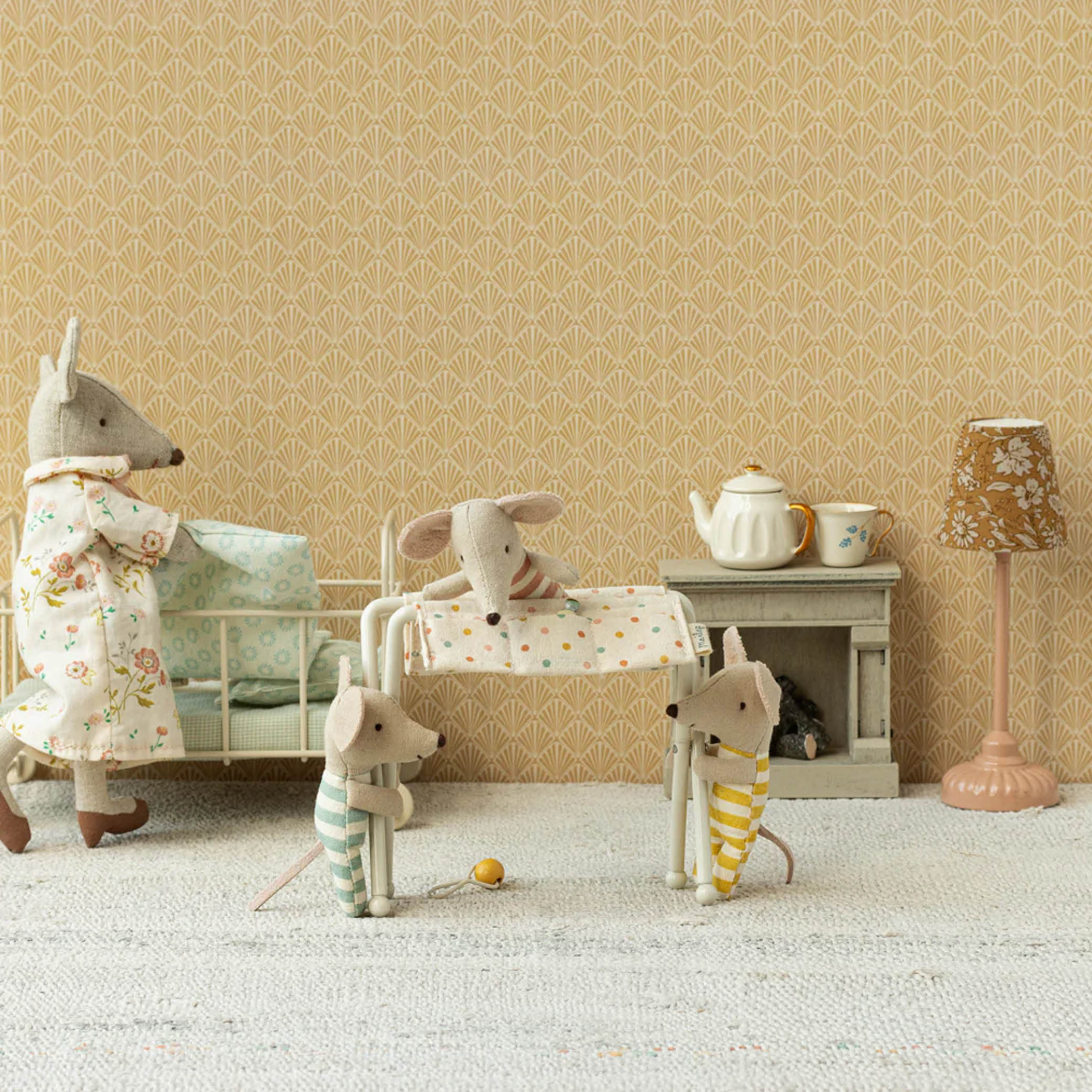 Mice Fireplace in off-white