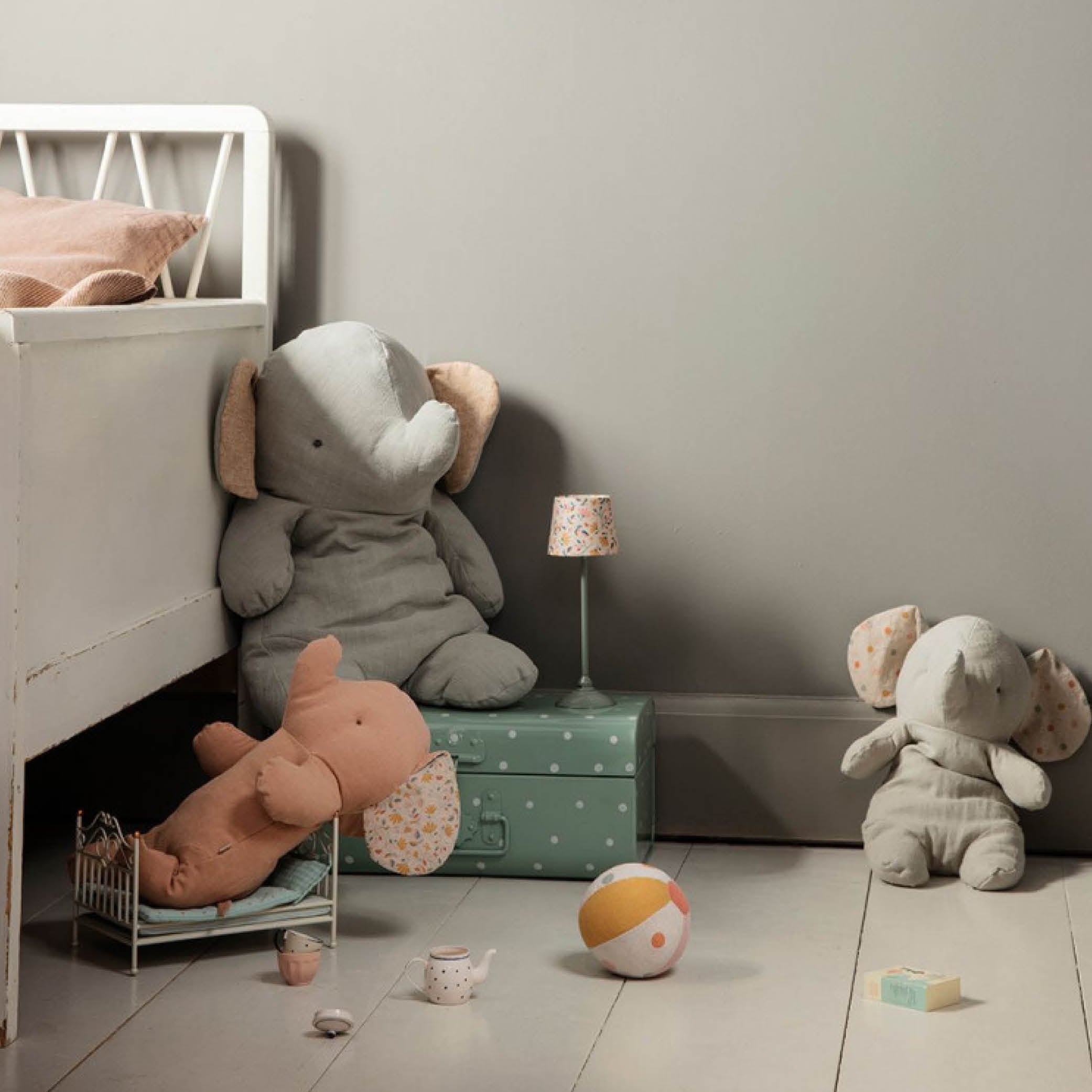 Großes Kuscheltier Elefant