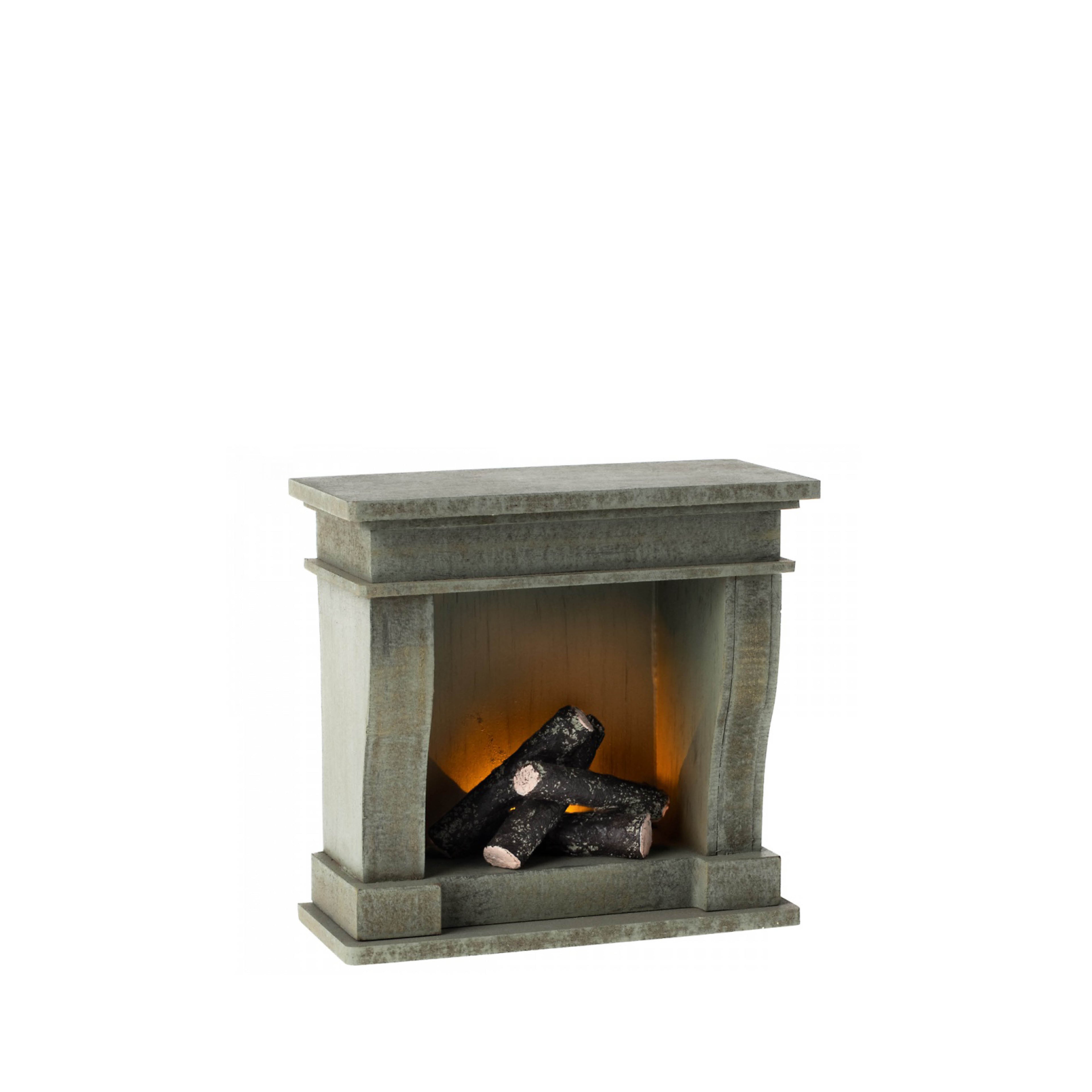 Teddy & Rabbit, fireplace