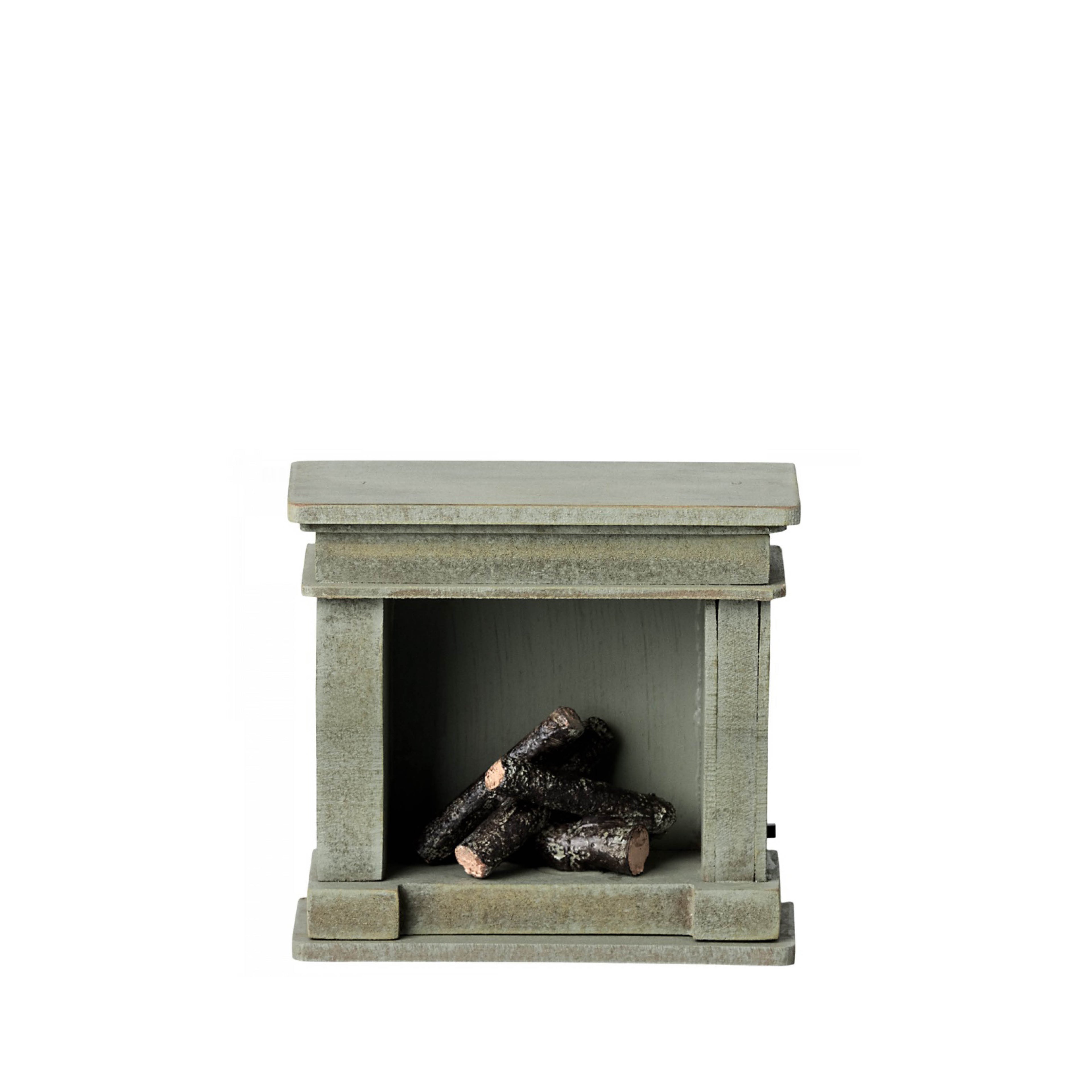 Teddy & Rabbit, fireplace