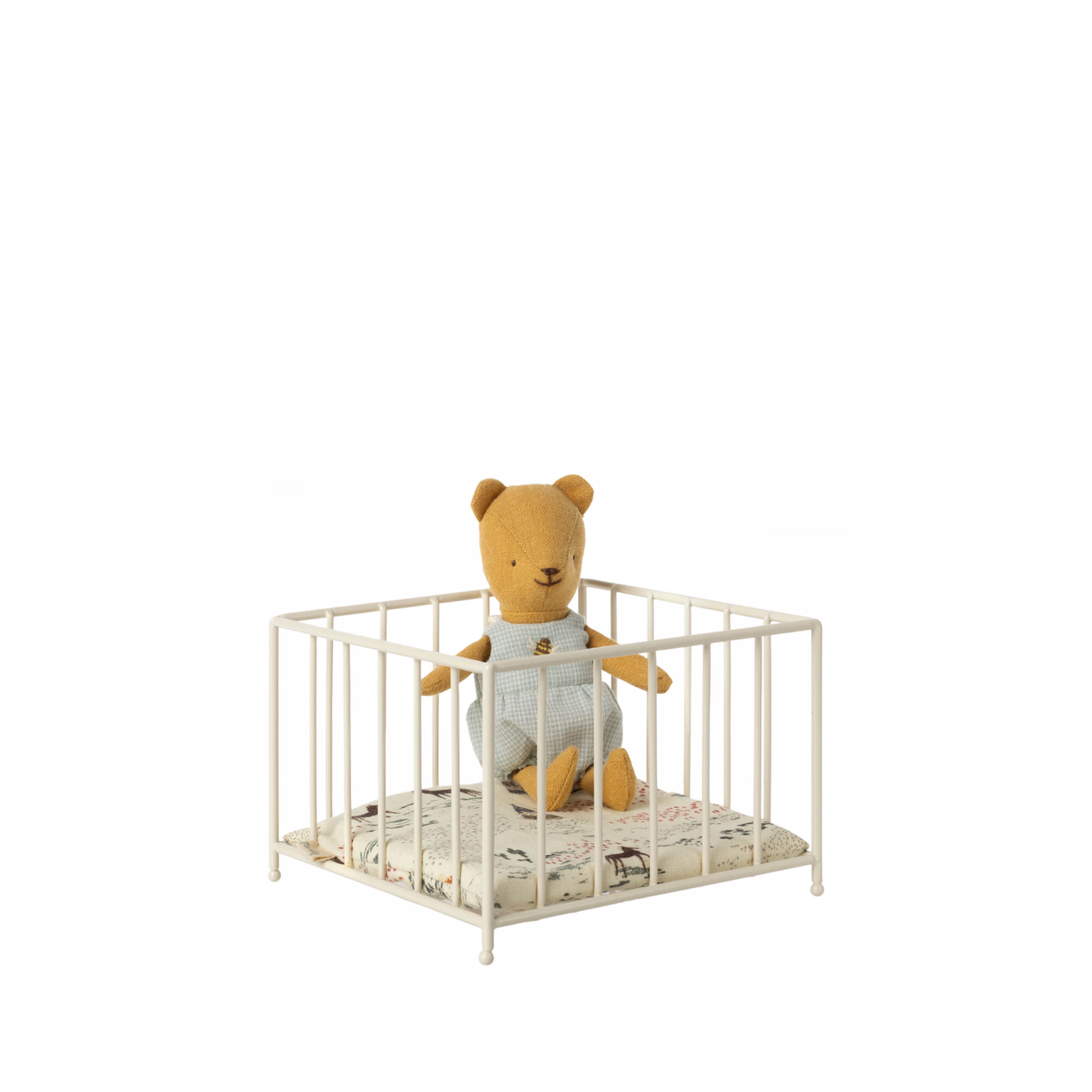 Teddy & Rabbit, Baby Playpen