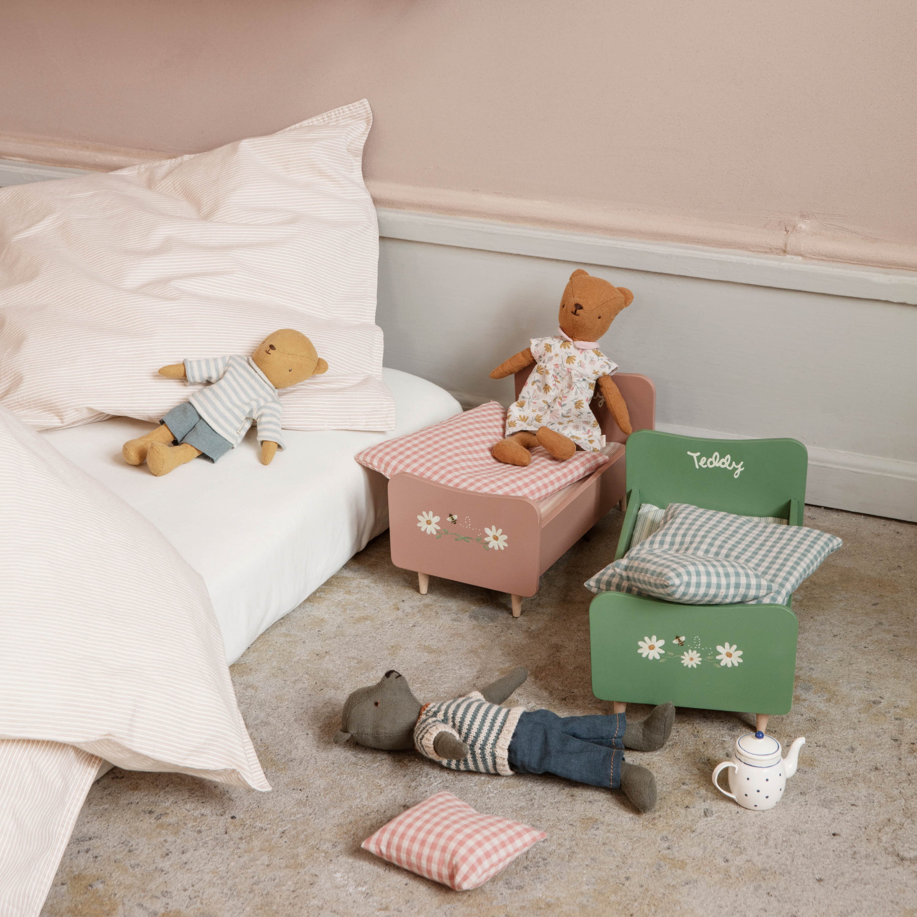 Teddy junior von Maileg aus Baumwolle und Leinen bei kinder & konsorten auf der Lindemannstr 1 in 40237 Düsseldorf erhältlich