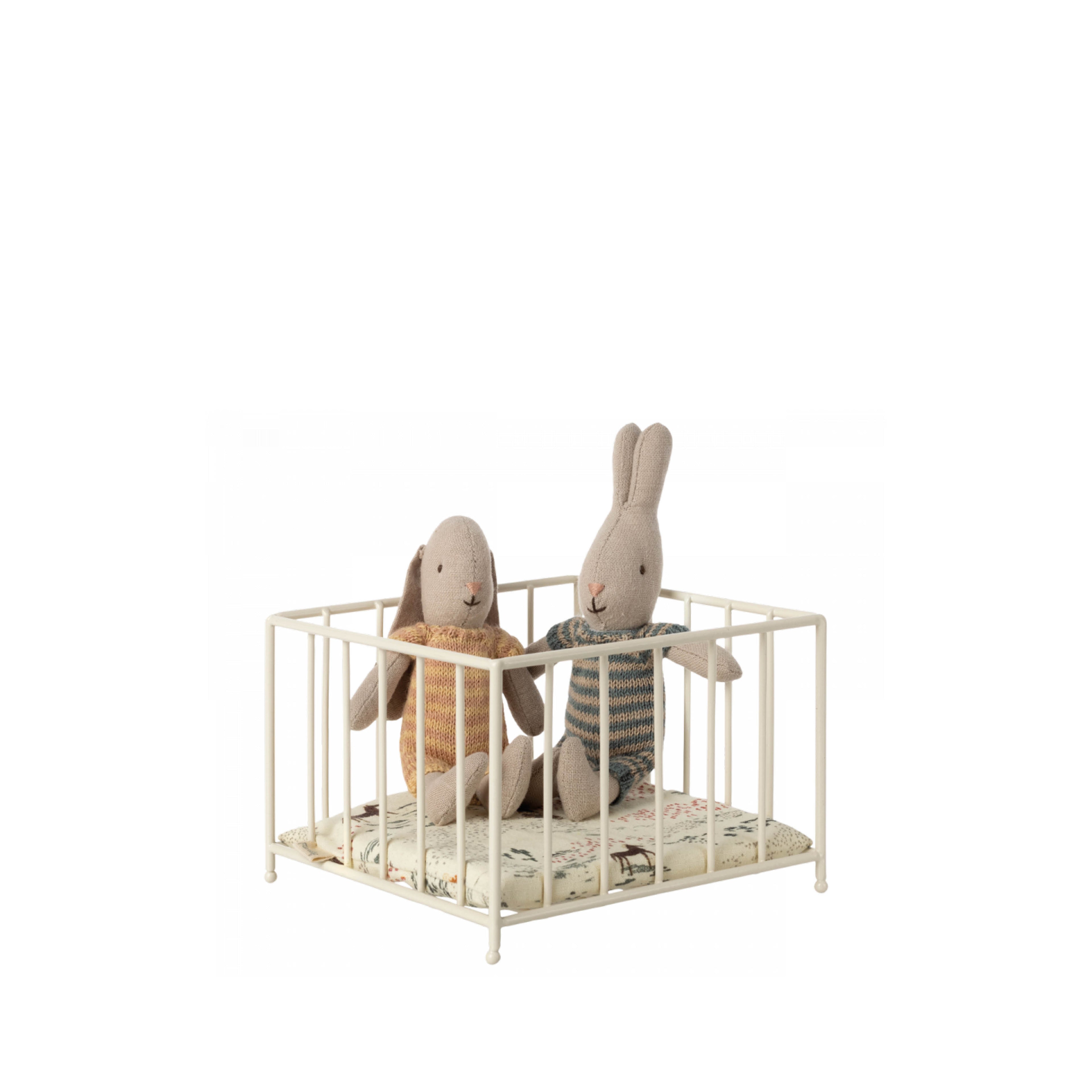 Teddy & Rabbit, Baby Playpen