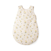 Baby und neugeborenen Schlafsack bis 9 Monate in mimosa von Garbo & Friends aus weicher und qualitativ hochwertigen Bio Perkal Baumwolle bei kinder & konsorten in Düsseldorf
