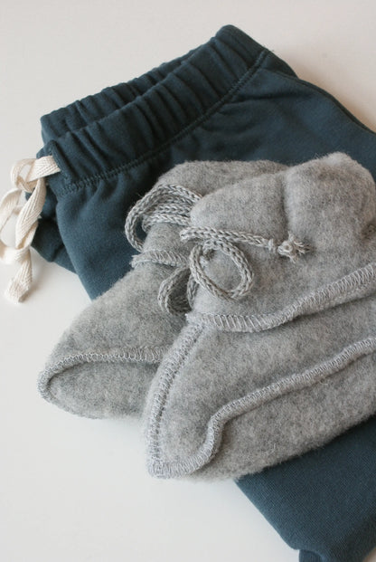 Baby Schühchen aus Wolle in gray melange