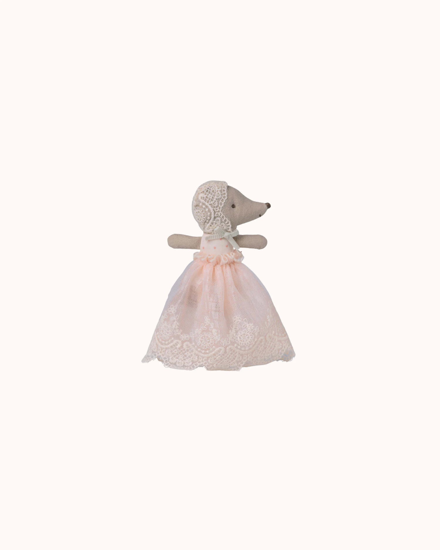 Baby Maus im Kleid in powder