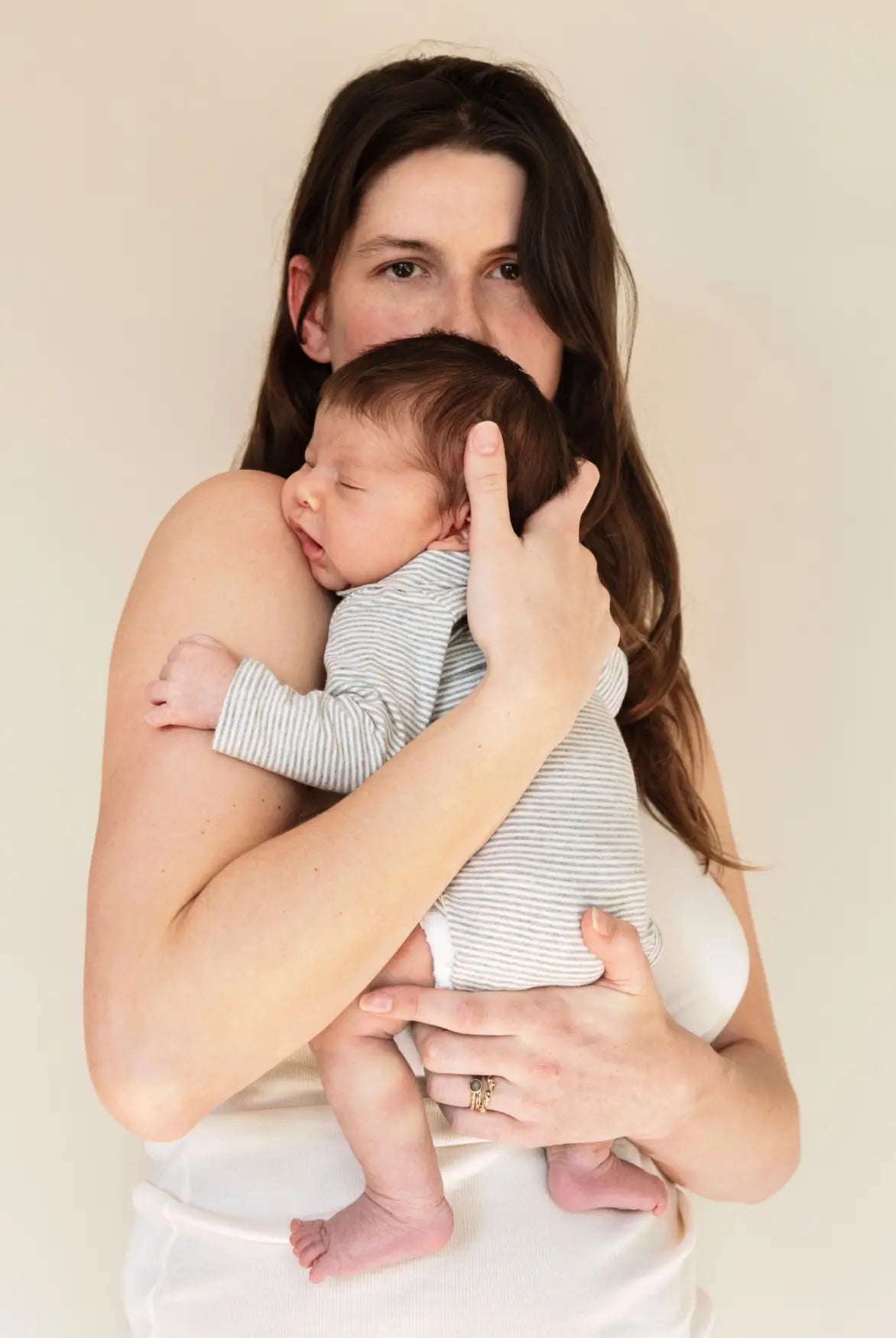 Langärmliger Baby Body in grey melange/cream