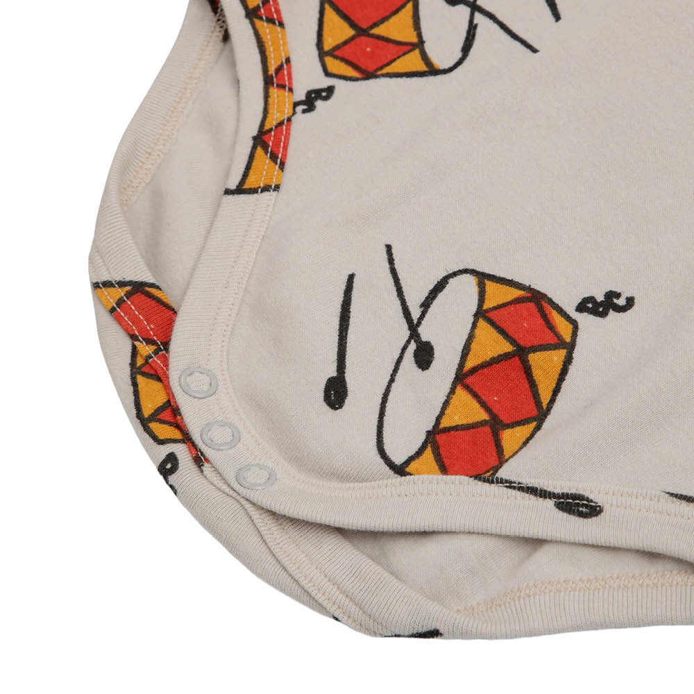 Langärmliger Baby Body mit Trommeln