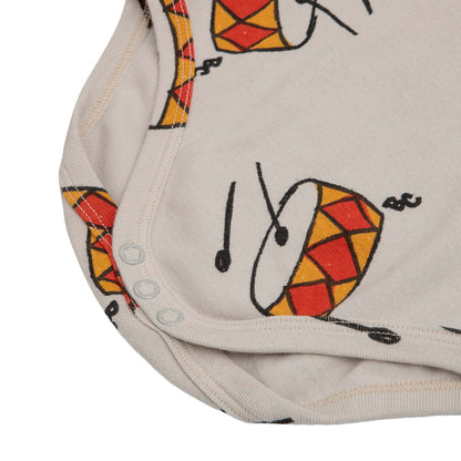 Langärmliger Baby Body mit Trommeln
