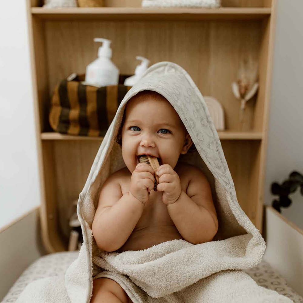 Baby Hooded Towel Colette in dotted heart grége