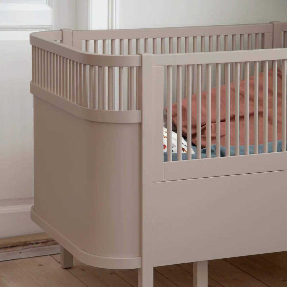 Baby &amp; Junior Bett in jetty beige
