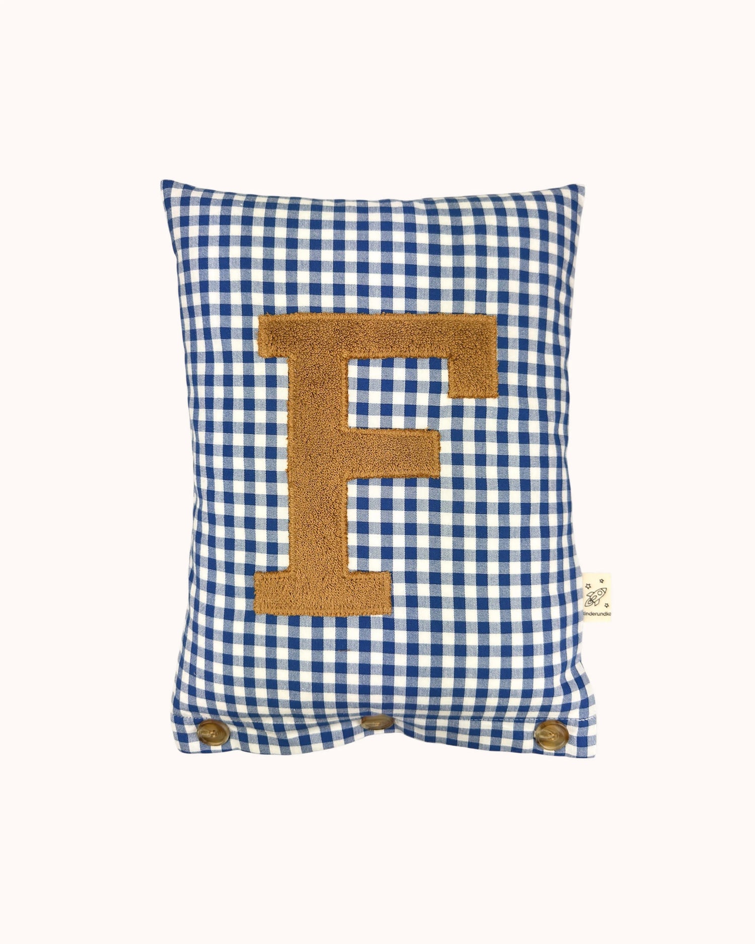 Buchstabenkissen Camel auf mittelblau Vichykaro