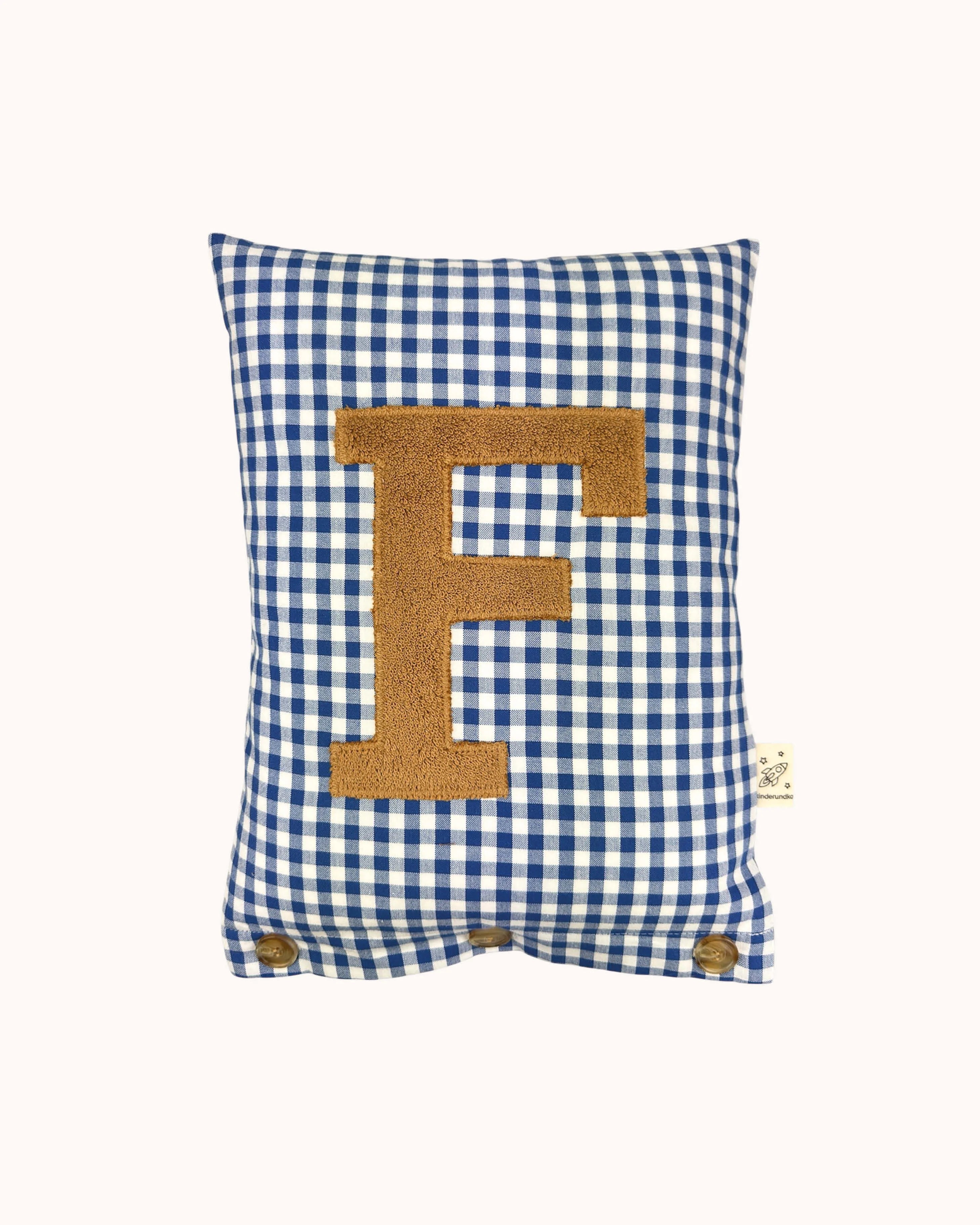 Buchstabenkissen Camel auf mittelblau Vichykaro
