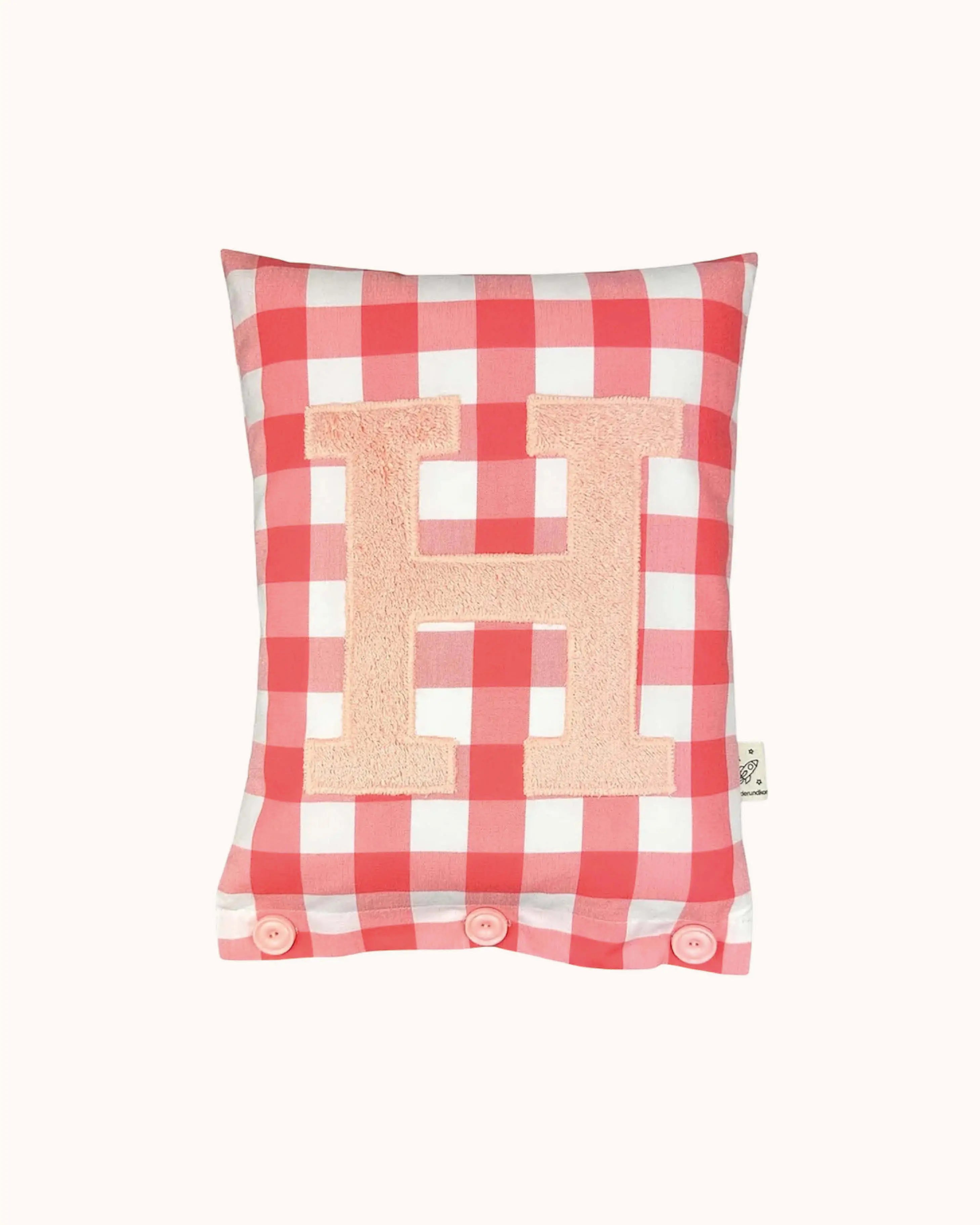 Buchstabenkissen H – Apricot auf großem korallroten Vichykaro