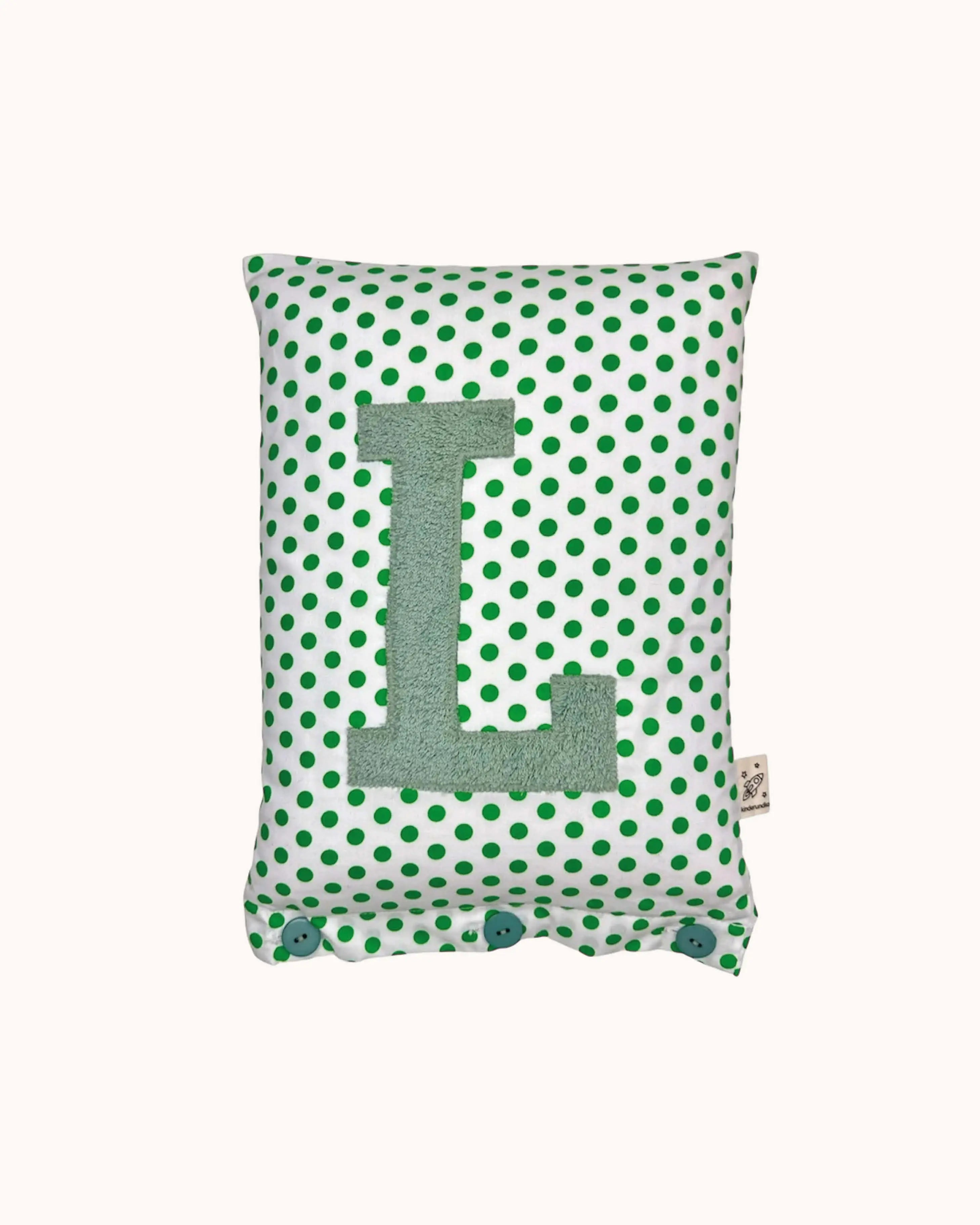 Buchstabenkissen Salbei auf Weiß mit grünen Punkten
