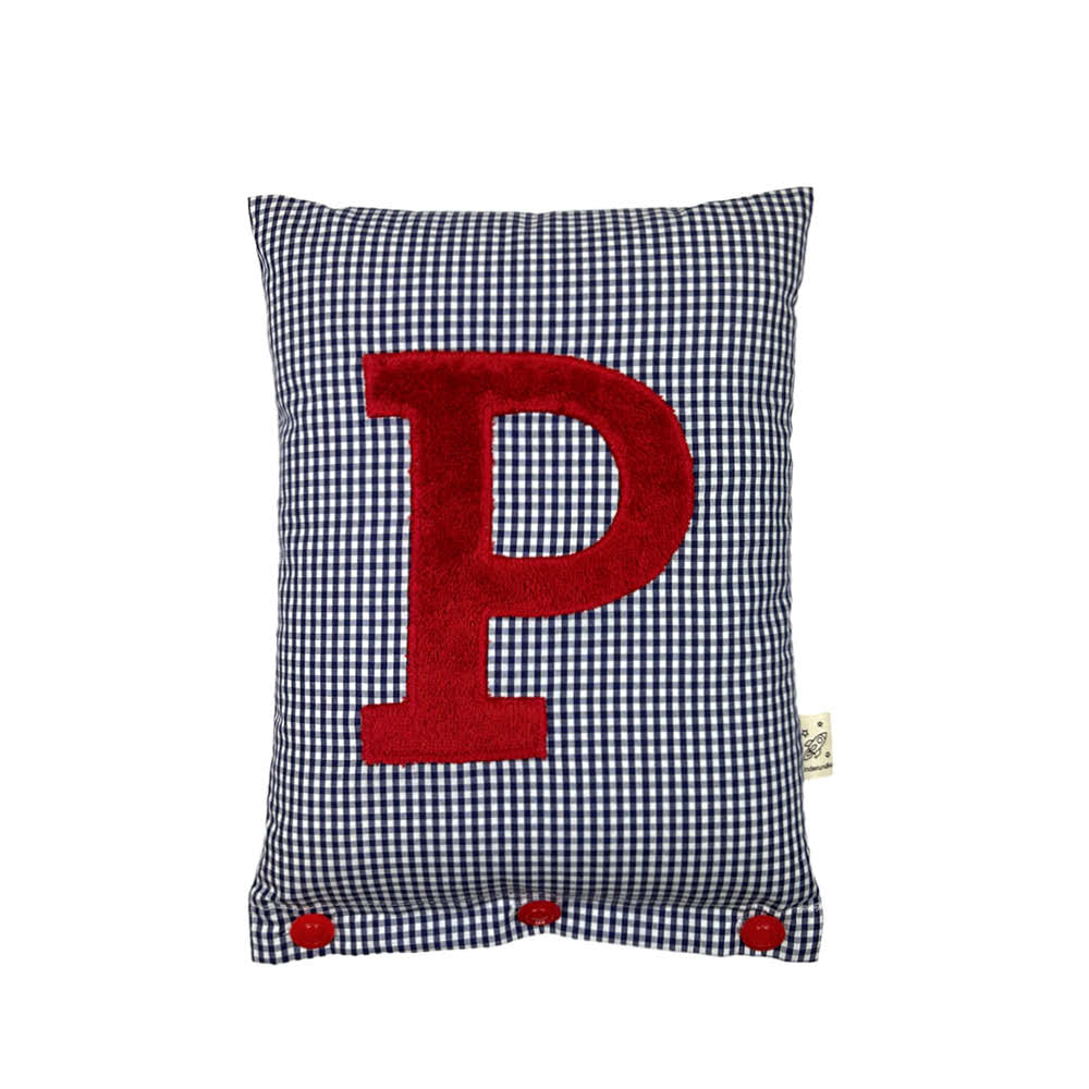 Buchstabenkissen P, Rot auf kleinem Marineblau Vichykaro