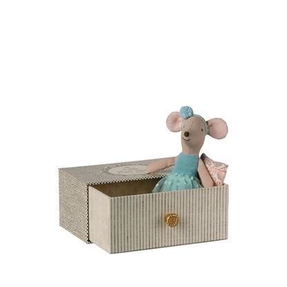 Little Sister Dance Mouse in Daybed