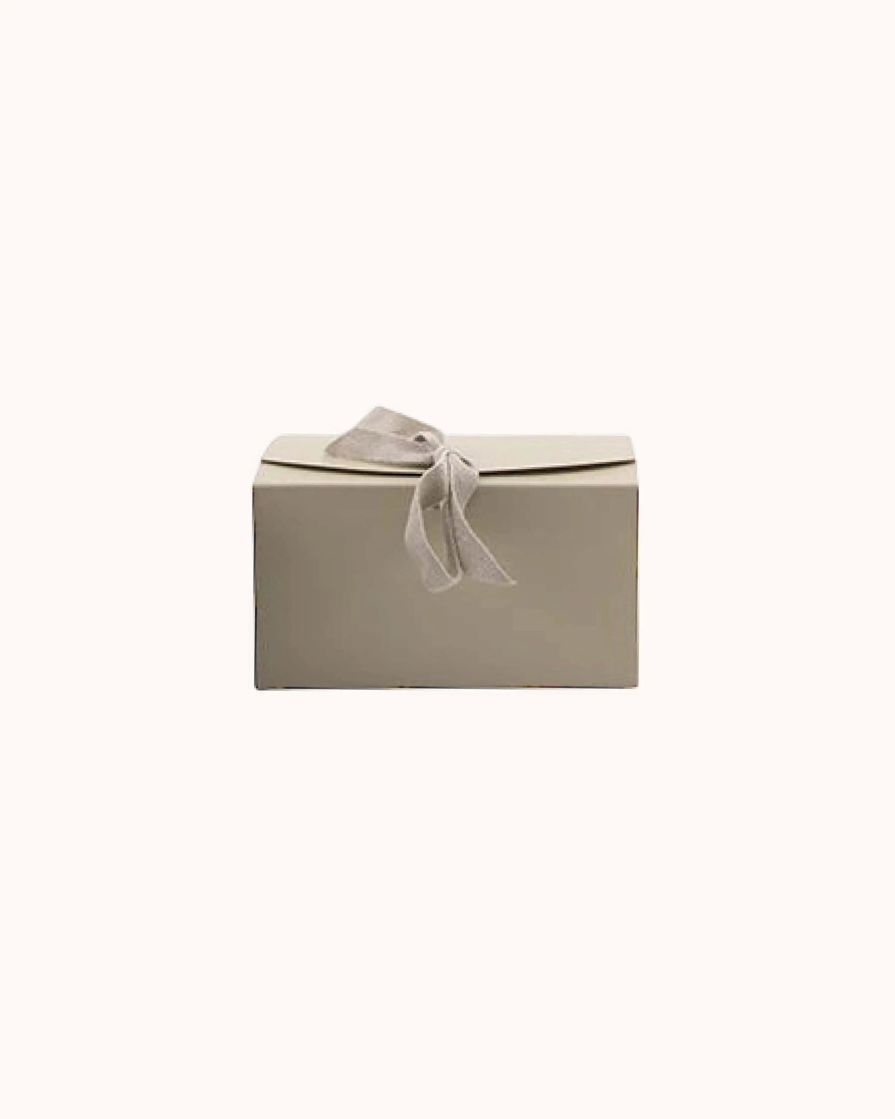 Kleine Geschenkbox in nude
