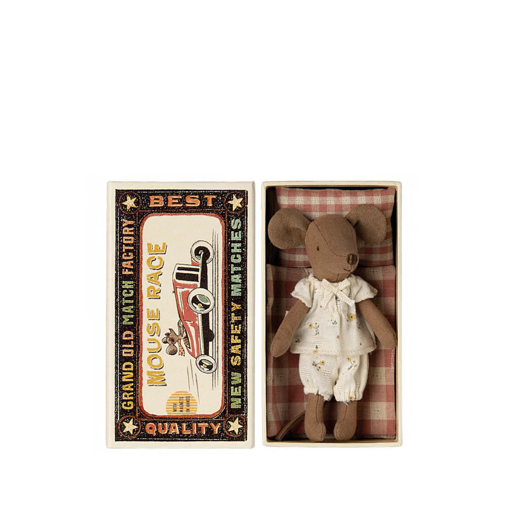 Big brown Sister Mouse in Matchbox