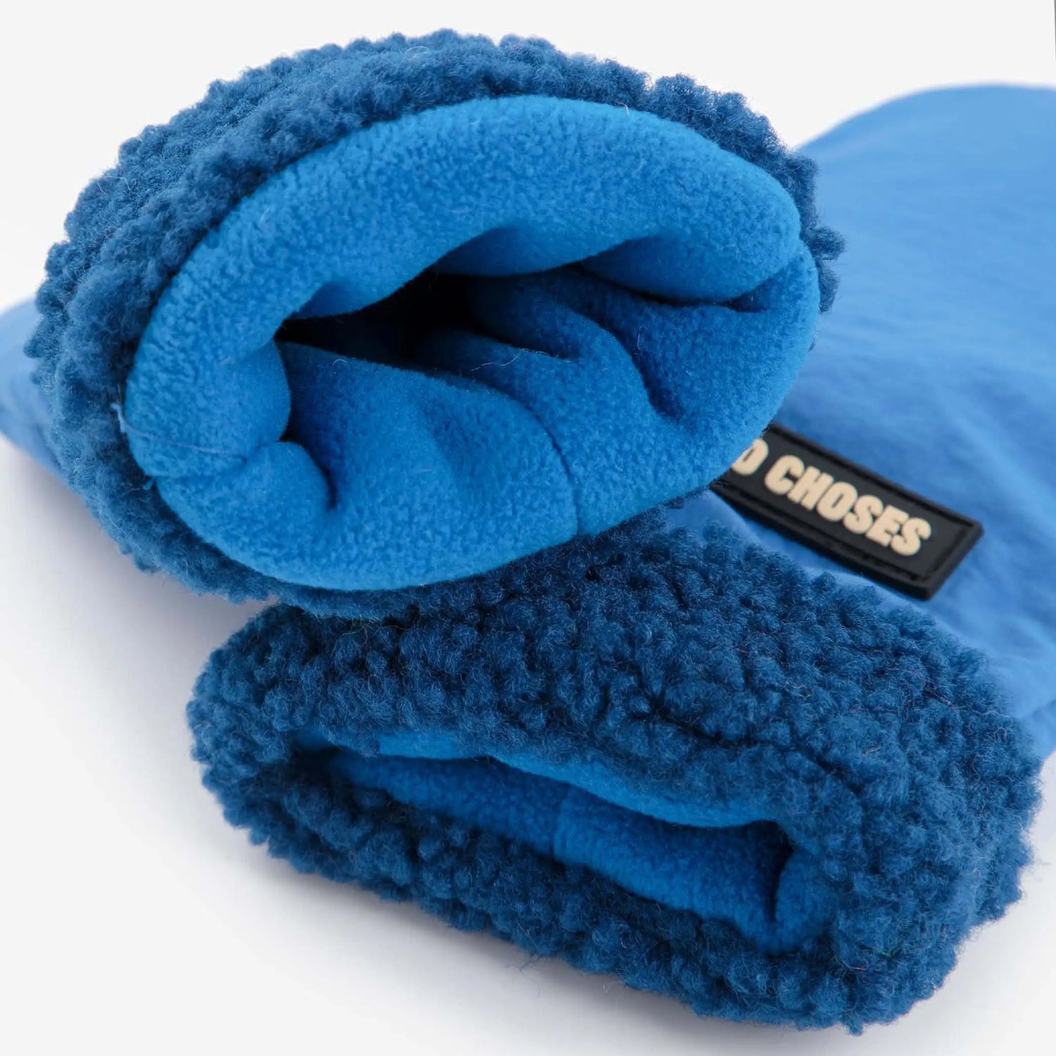 Gefütterte Fäustlinge in blau