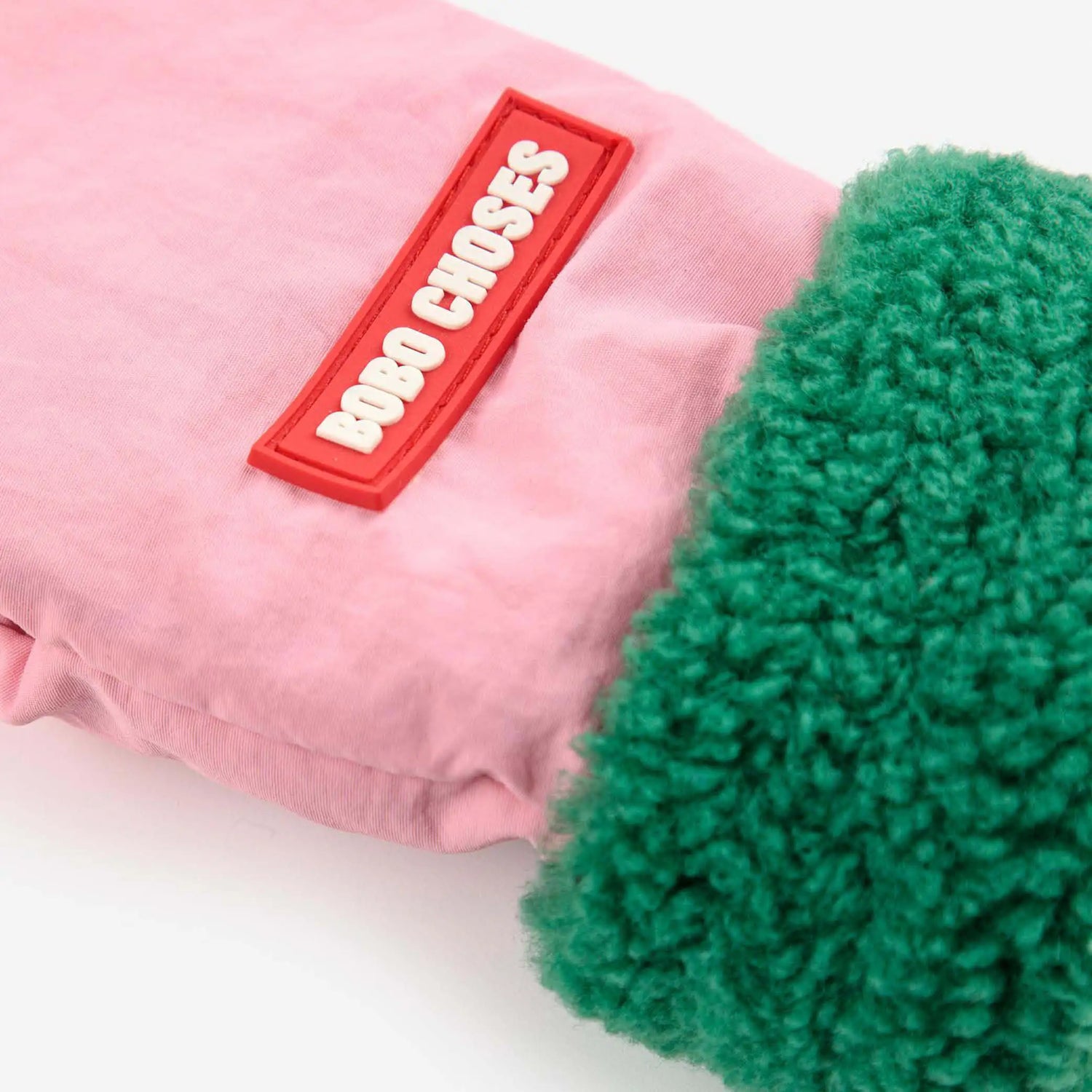 Gefütterte Fäustlinge in rosa