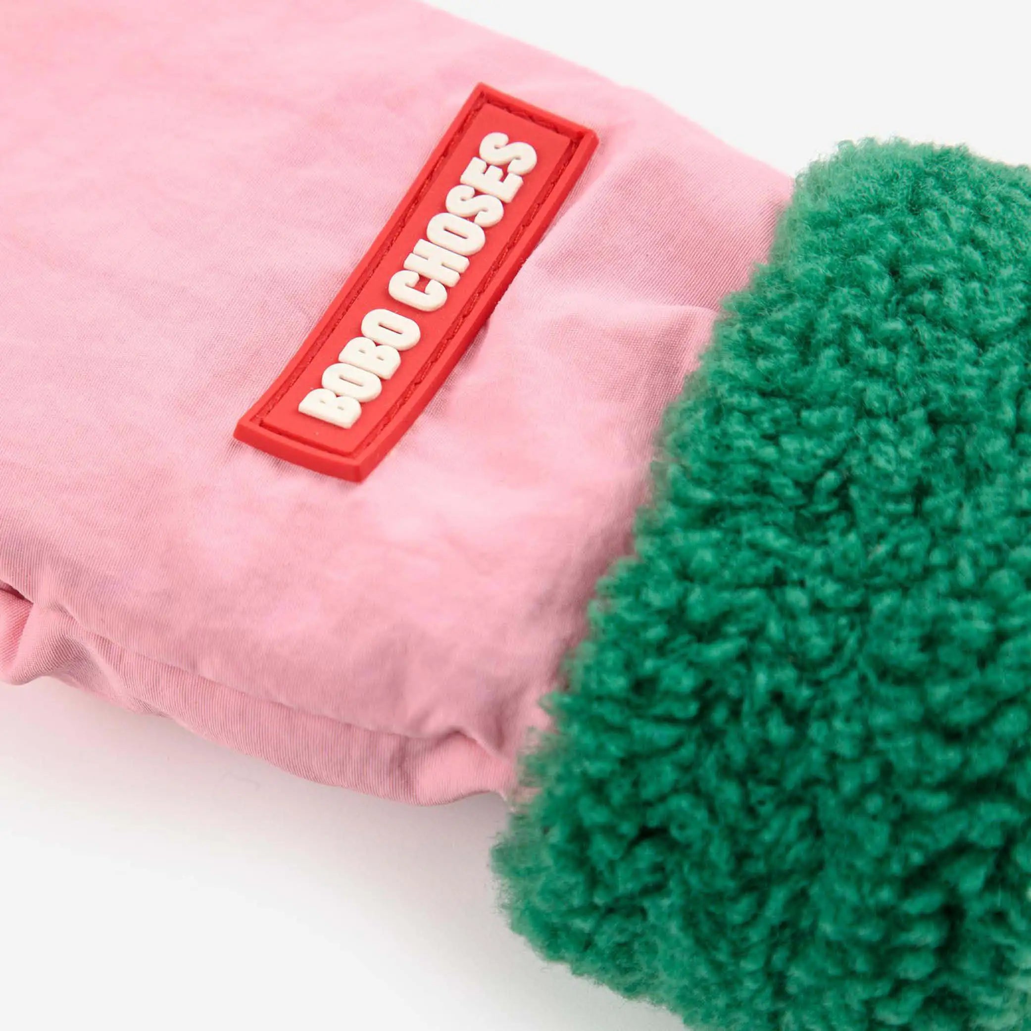 Gefütterte Fäustlinge in rosa