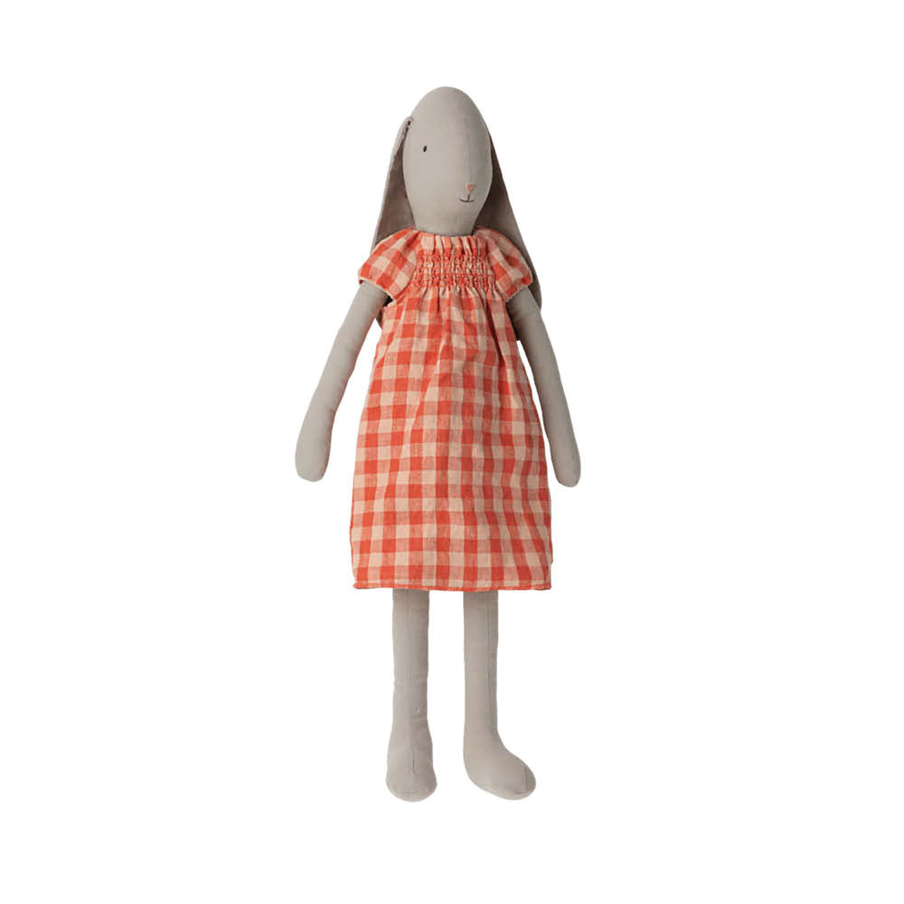 Lapin 5 en robe rouge