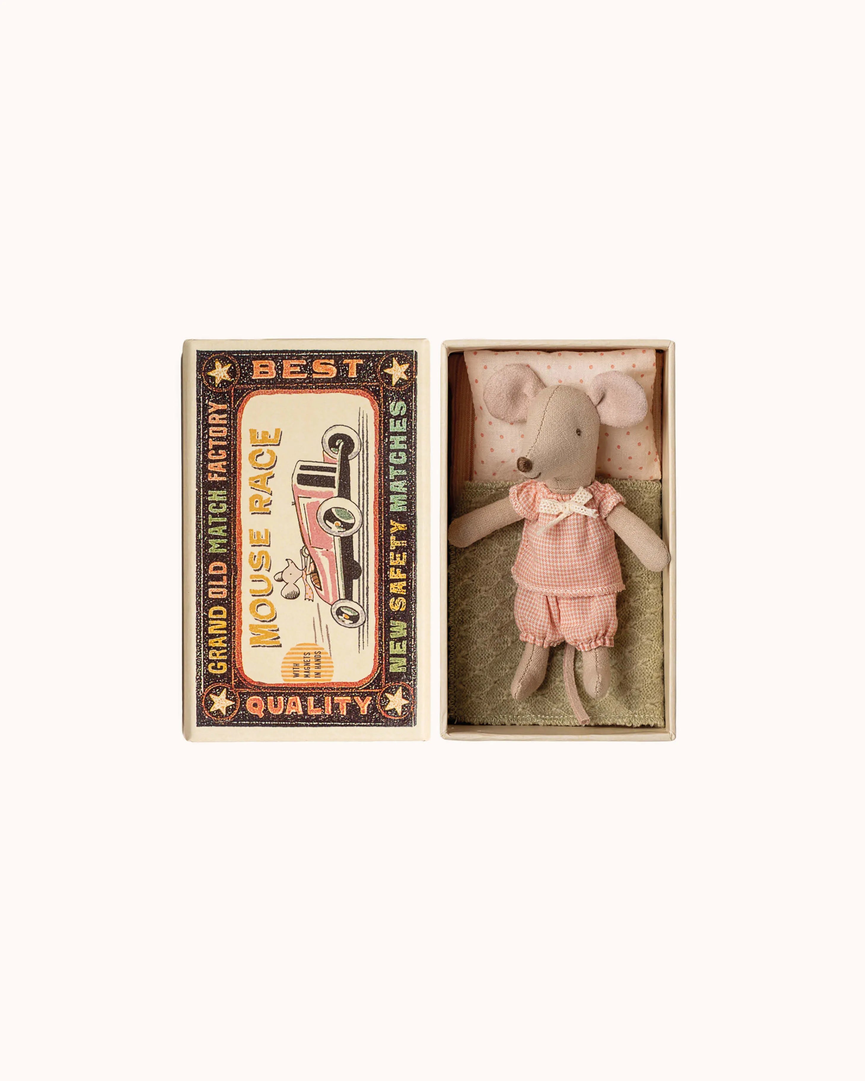 Kleine Schwester Maus in Streichholzschachtel