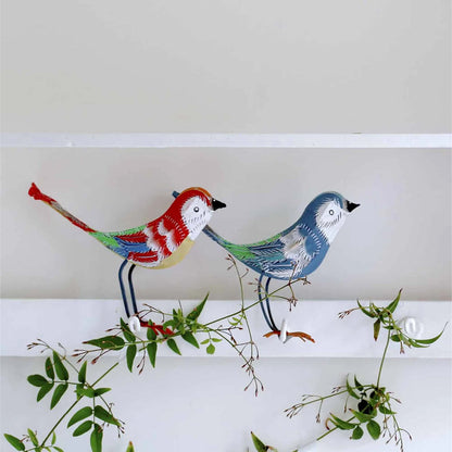 Kleiner Vogel in blau