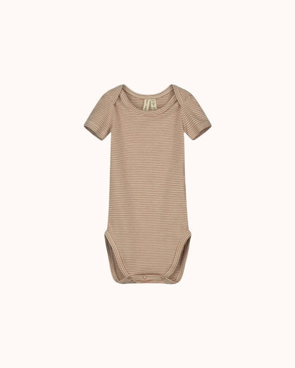 Kurzärmliger Baby Body in biscuit/cream