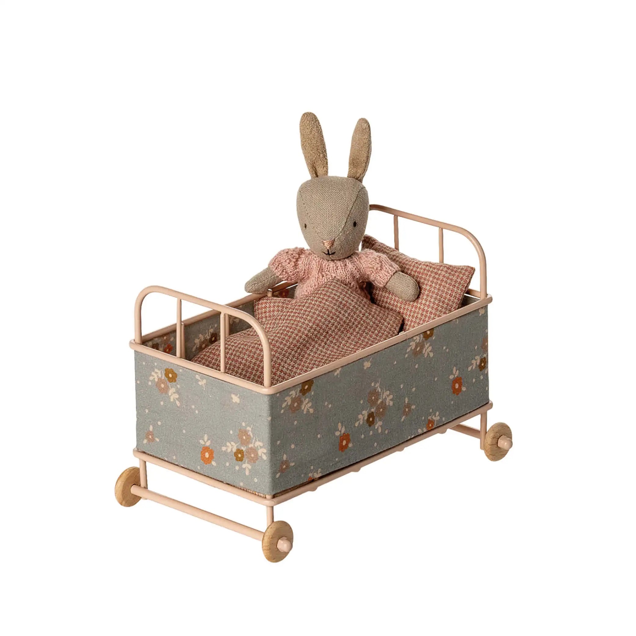 Mice Cot Bed in powder