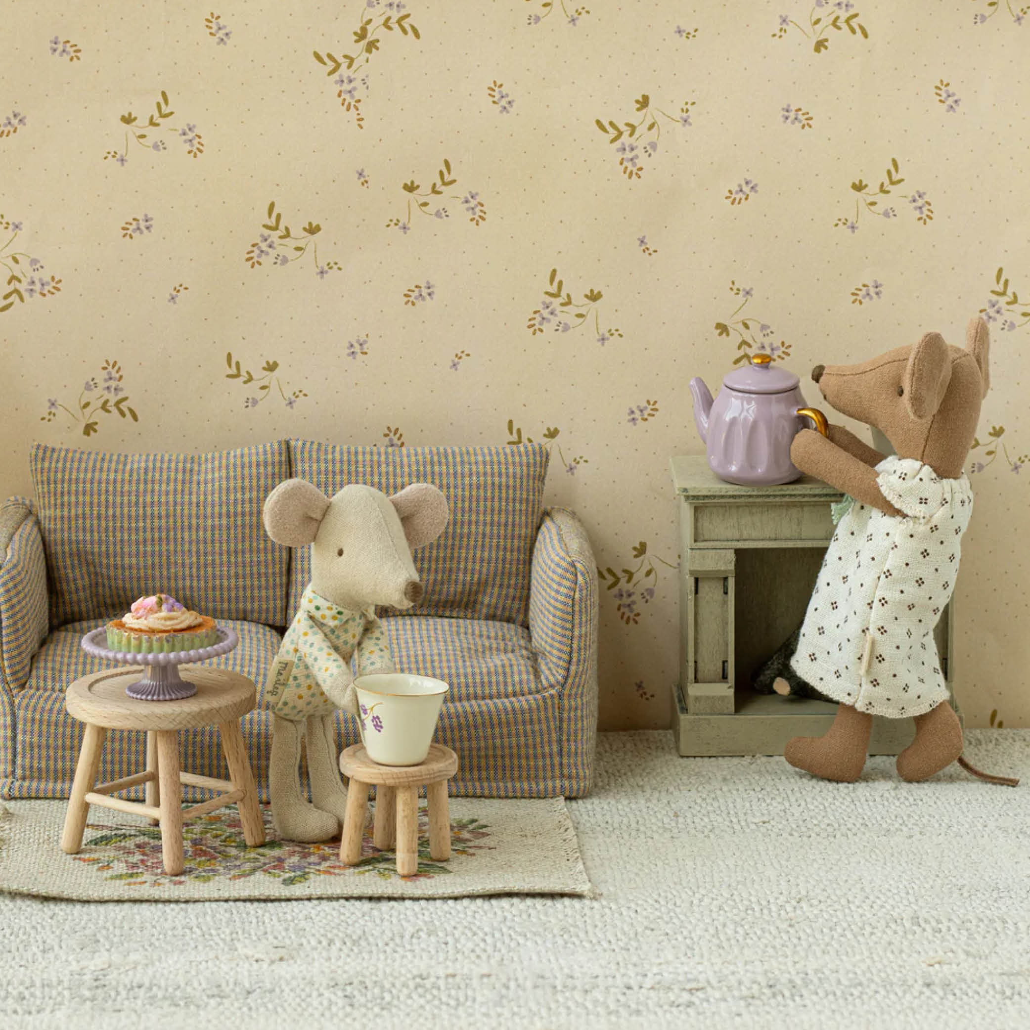 Mice Fireplace in off-white