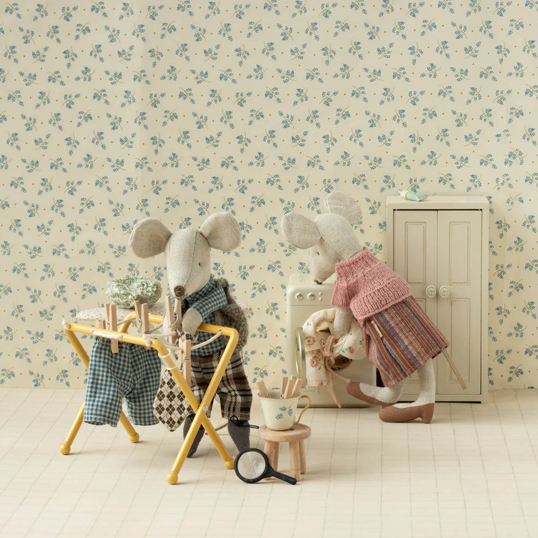 Mouse Wardrobe in white